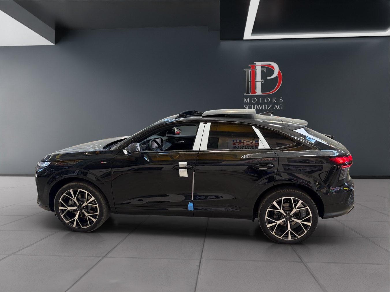 AUDI Q3 SPB Quattro TFSI S line/LED plus/Pano/20" Sportback-showroom-element-1