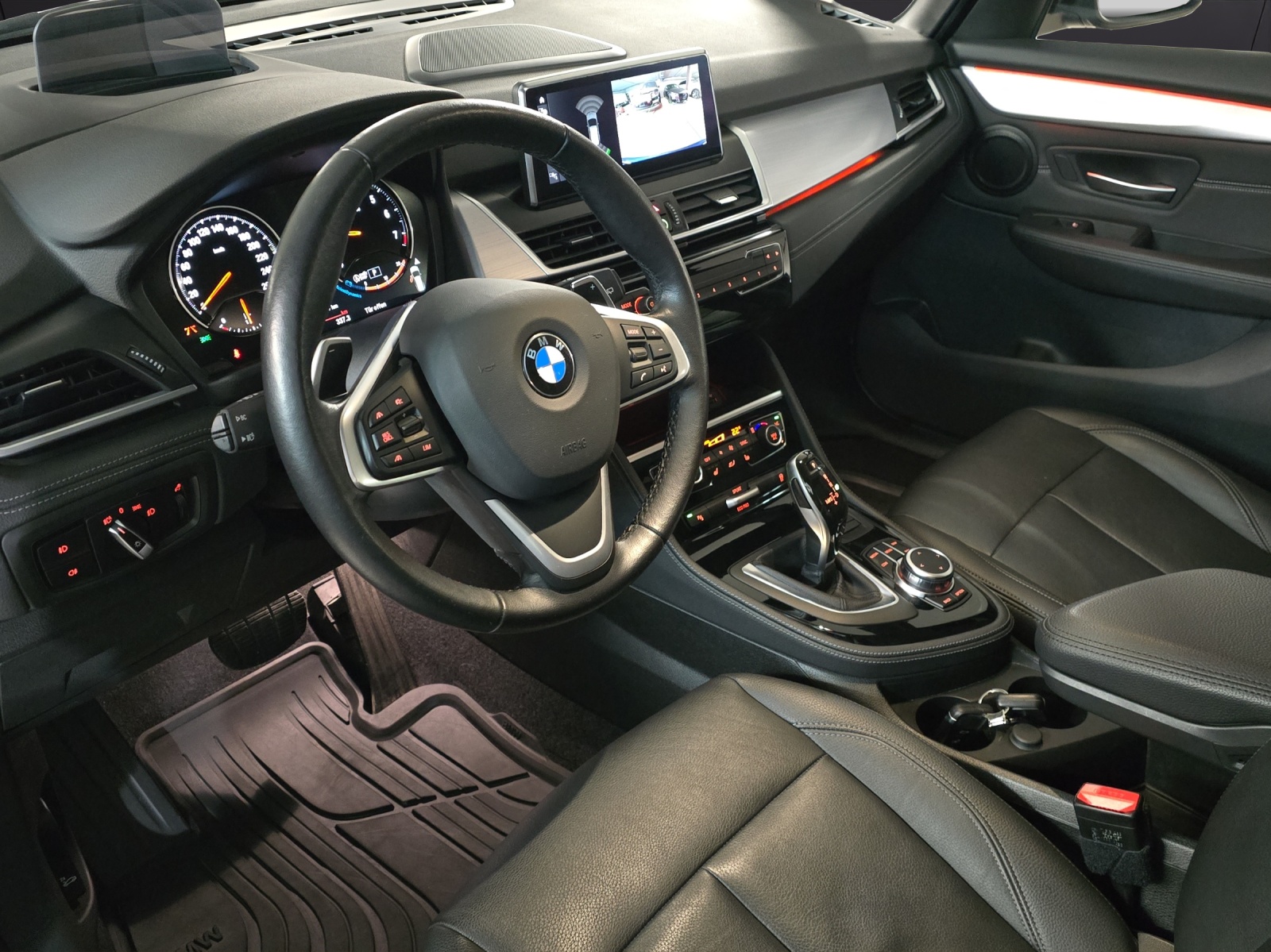 BMW 220i Gran Tourer Luxury Line DKG-image-9