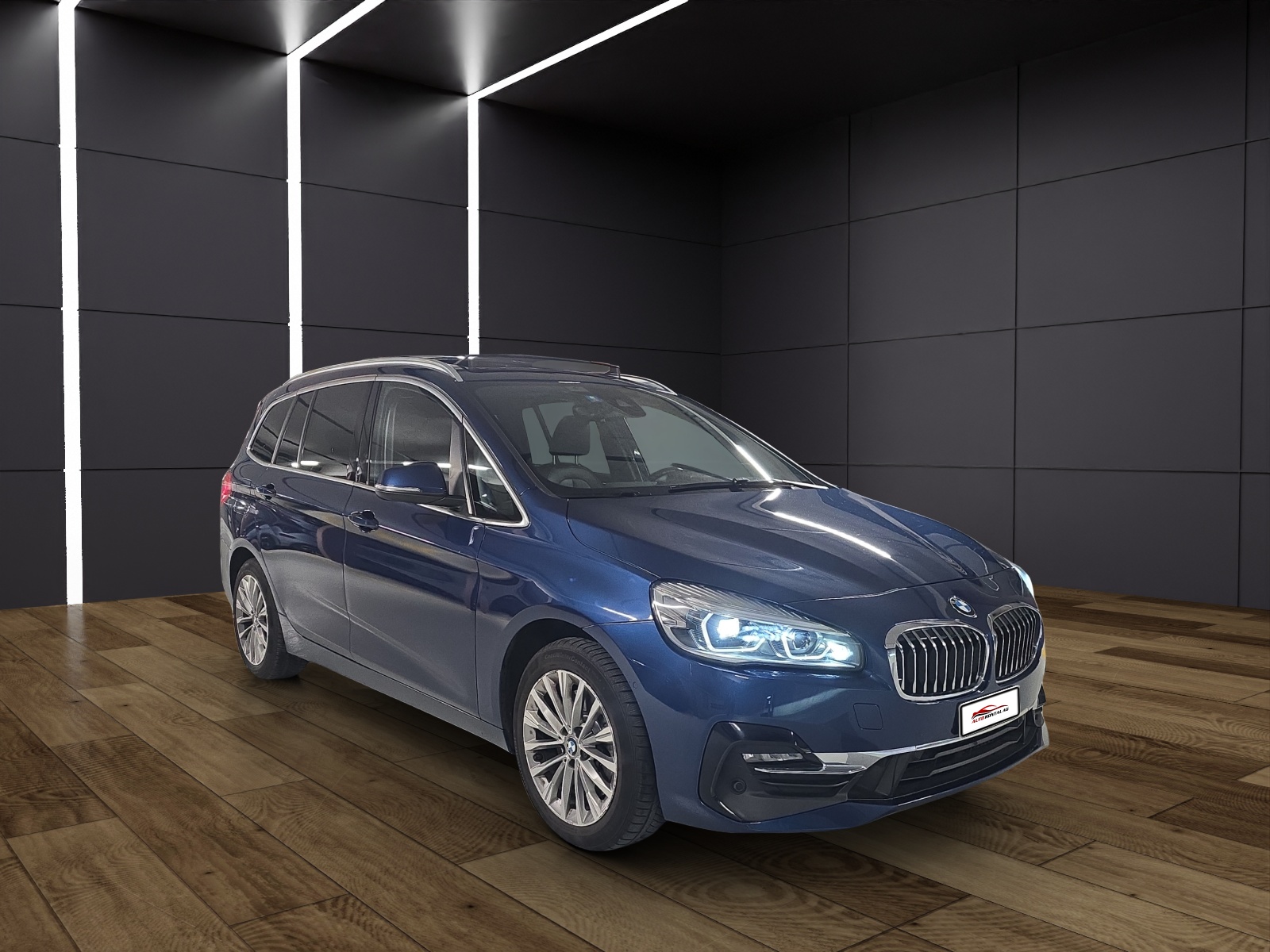 BMW 220i Gran Tourer Luxury Line DKG-showroom-element-1