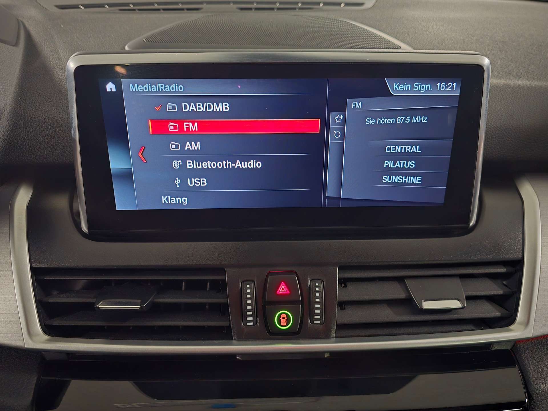 BMW 220i Gran Tourer Luxury Line DKG-image-14