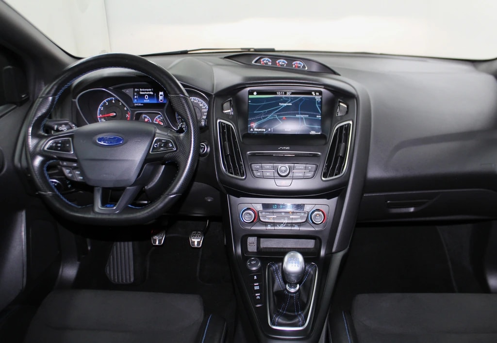 FORD Focus 2.3 EcoBoost RS AWD / Schalensitze/ Milltek-Auspuffanlage/ CH-Fahrzeug-image-12