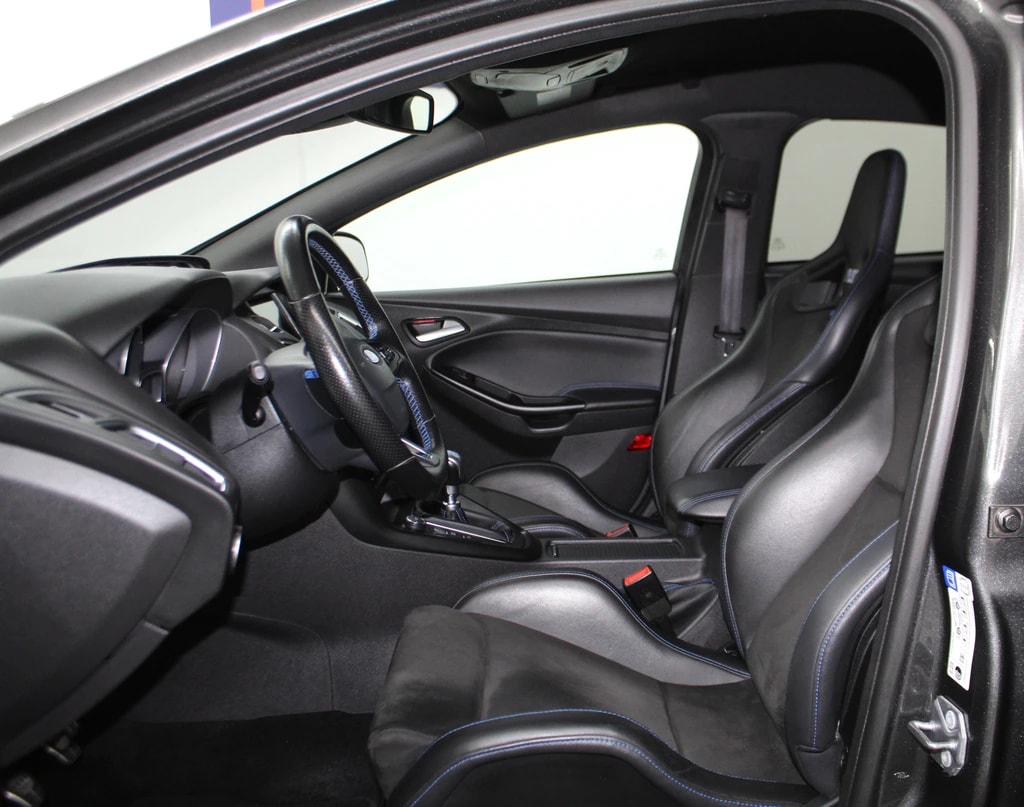 FORD Focus 2.3 EcoBoost RS AWD / Schalensitze/ Milltek-Auspuffanlage/ CH-Fahrzeug-image-7