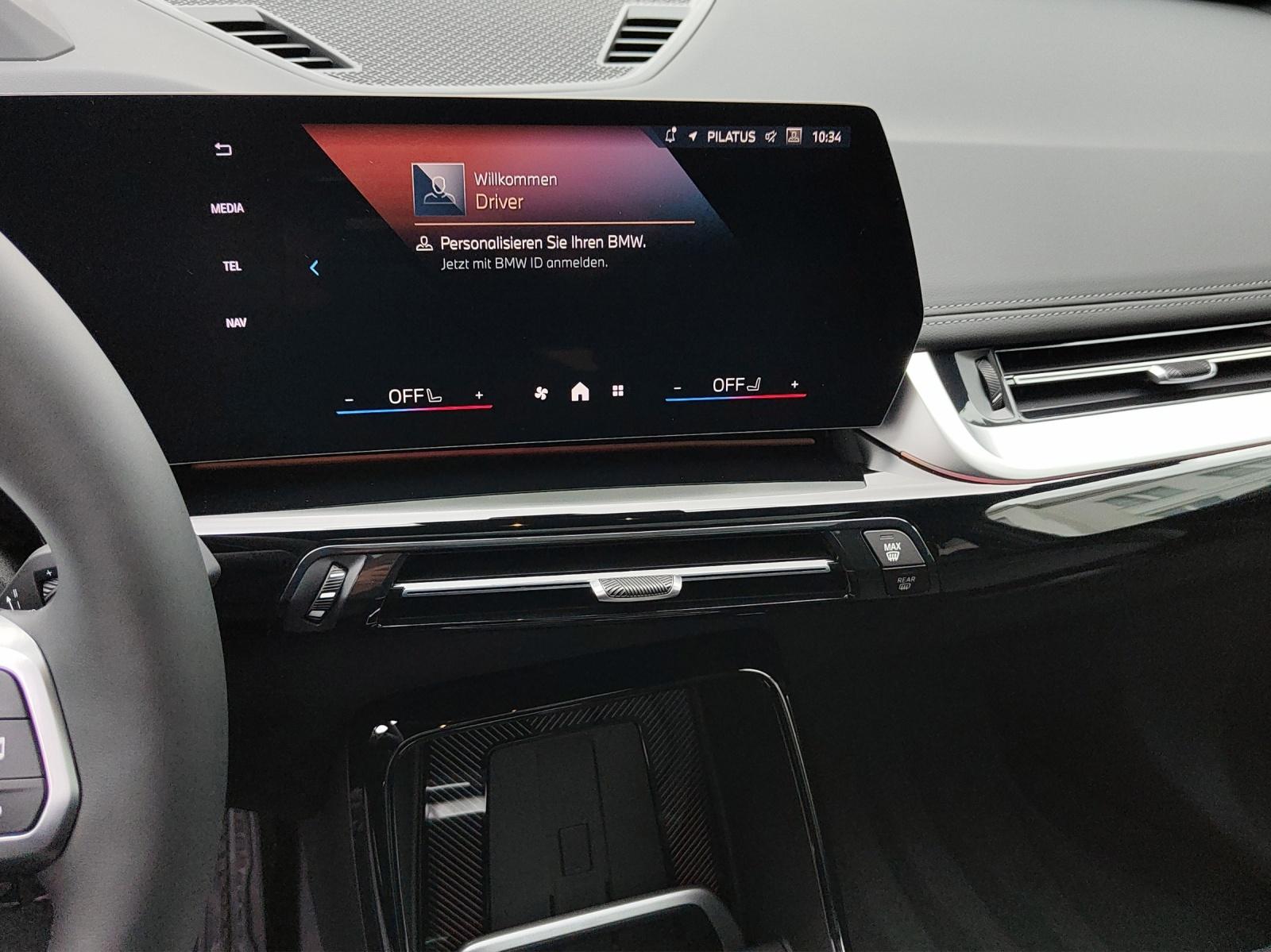 BMW iX1 30 xDrive-image-13