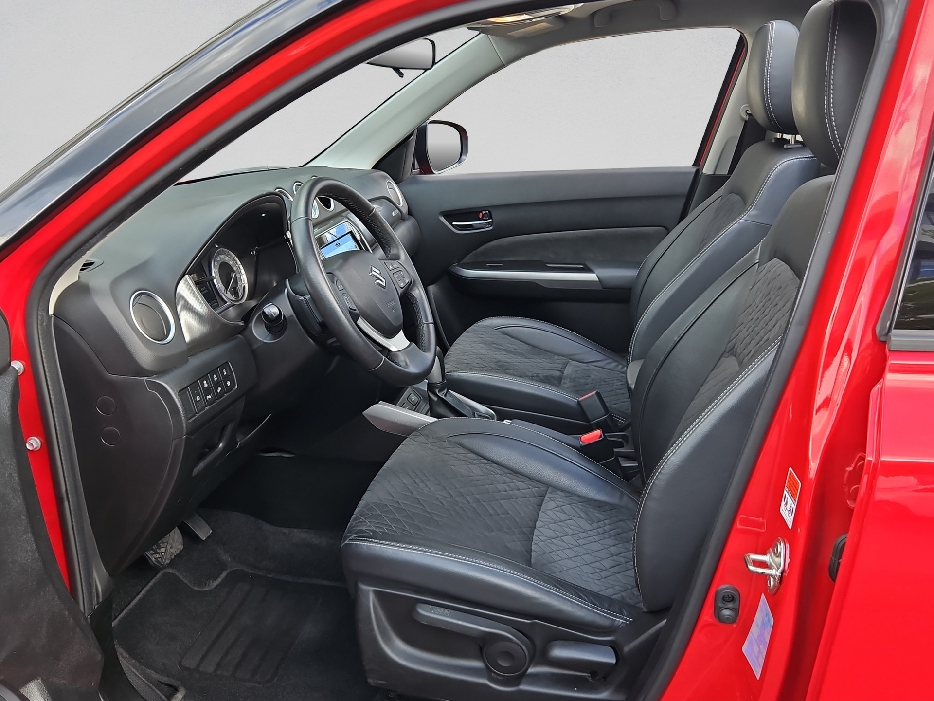 SUZUKI Vitara 1.4 Boosterjet Compact Top Automatic-image-8