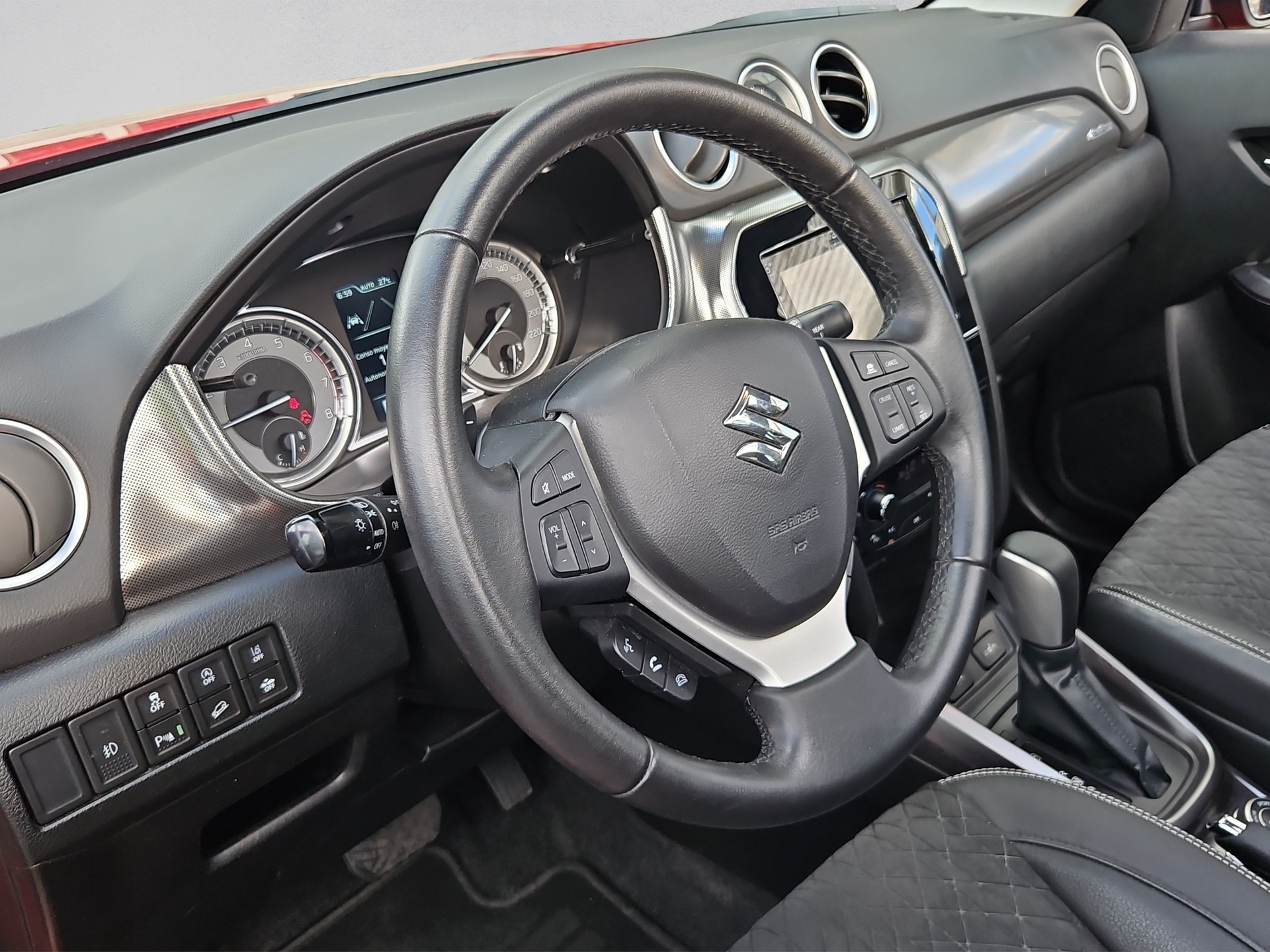 SUZUKI Vitara 1.4 Boosterjet Compact Top Automatic-image-9