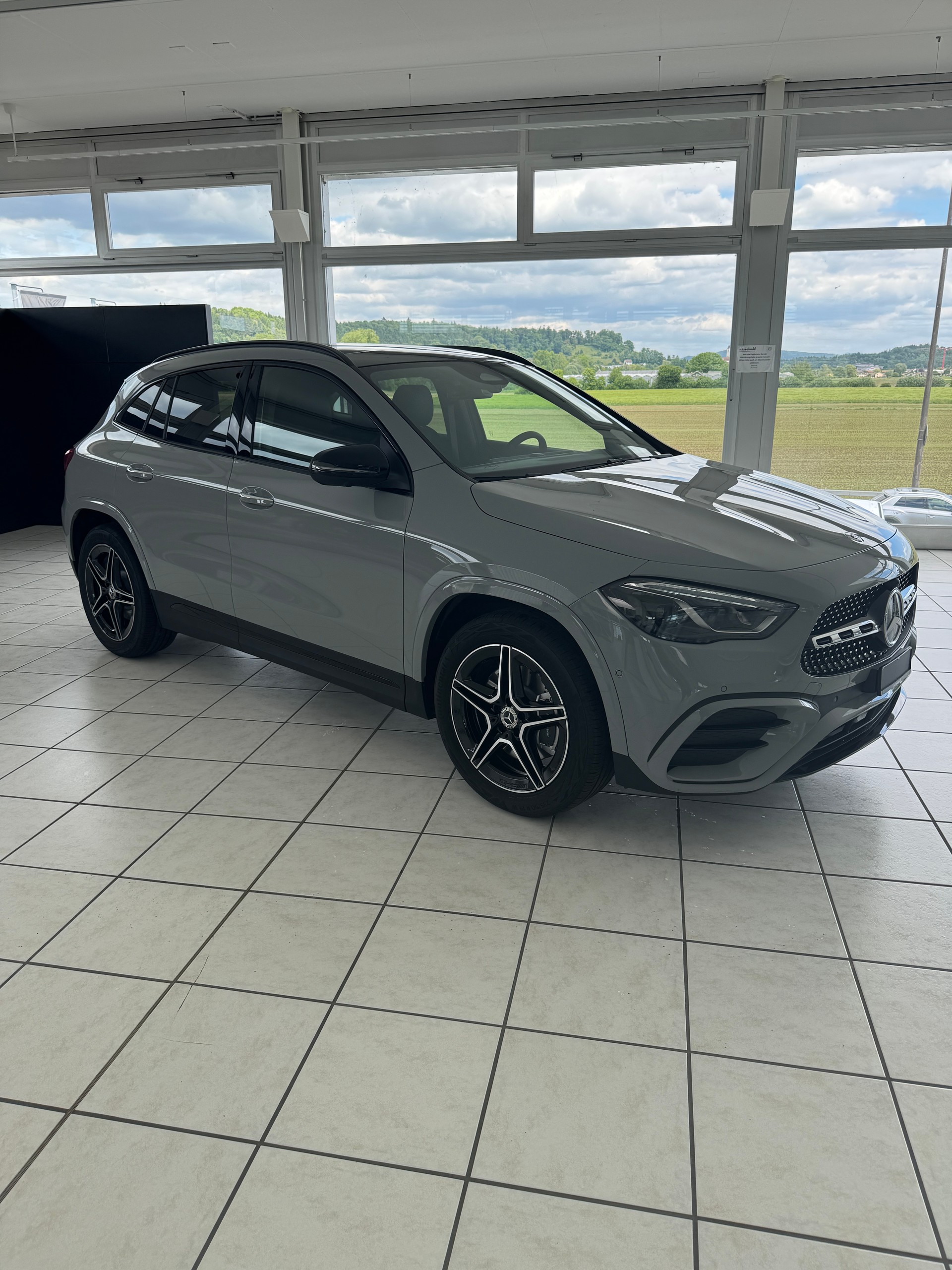MERCEDES-BENZ GLA 250 4Matic Swiss Star