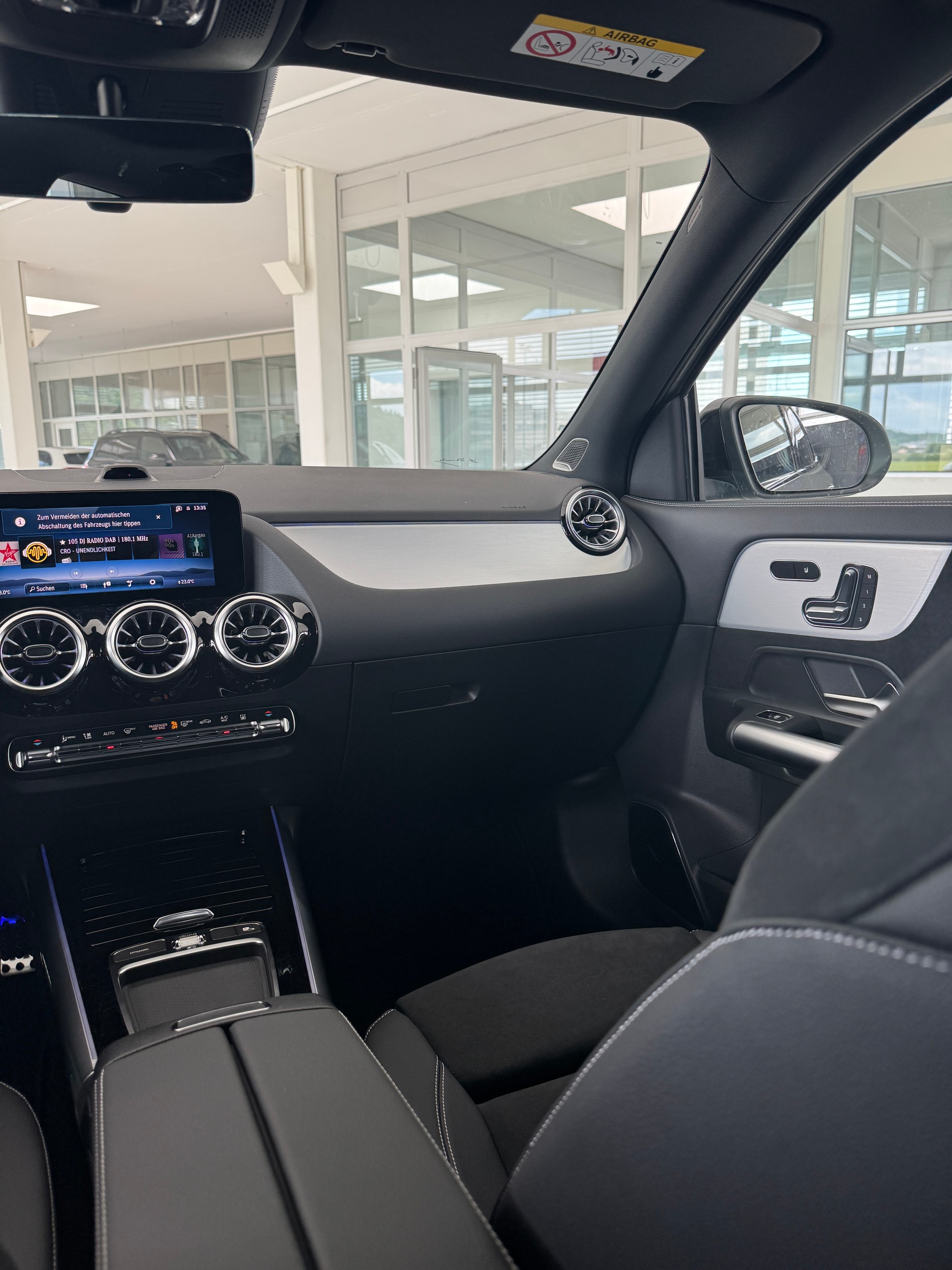 MERCEDES-BENZ GLA 250 4Matic Swiss Star-image-10