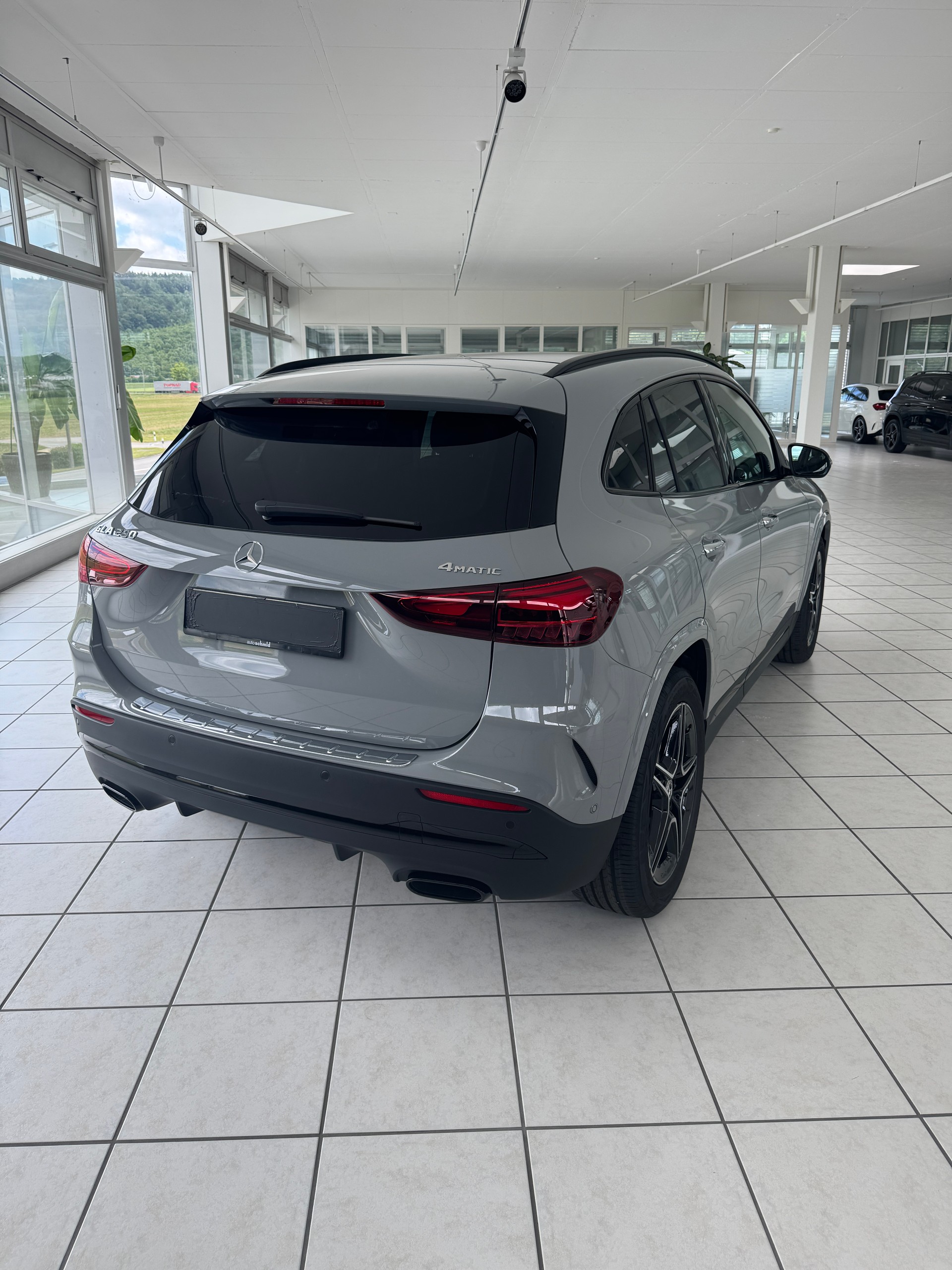 MERCEDES-BENZ GLA 250 4Matic Swiss Star-image-4