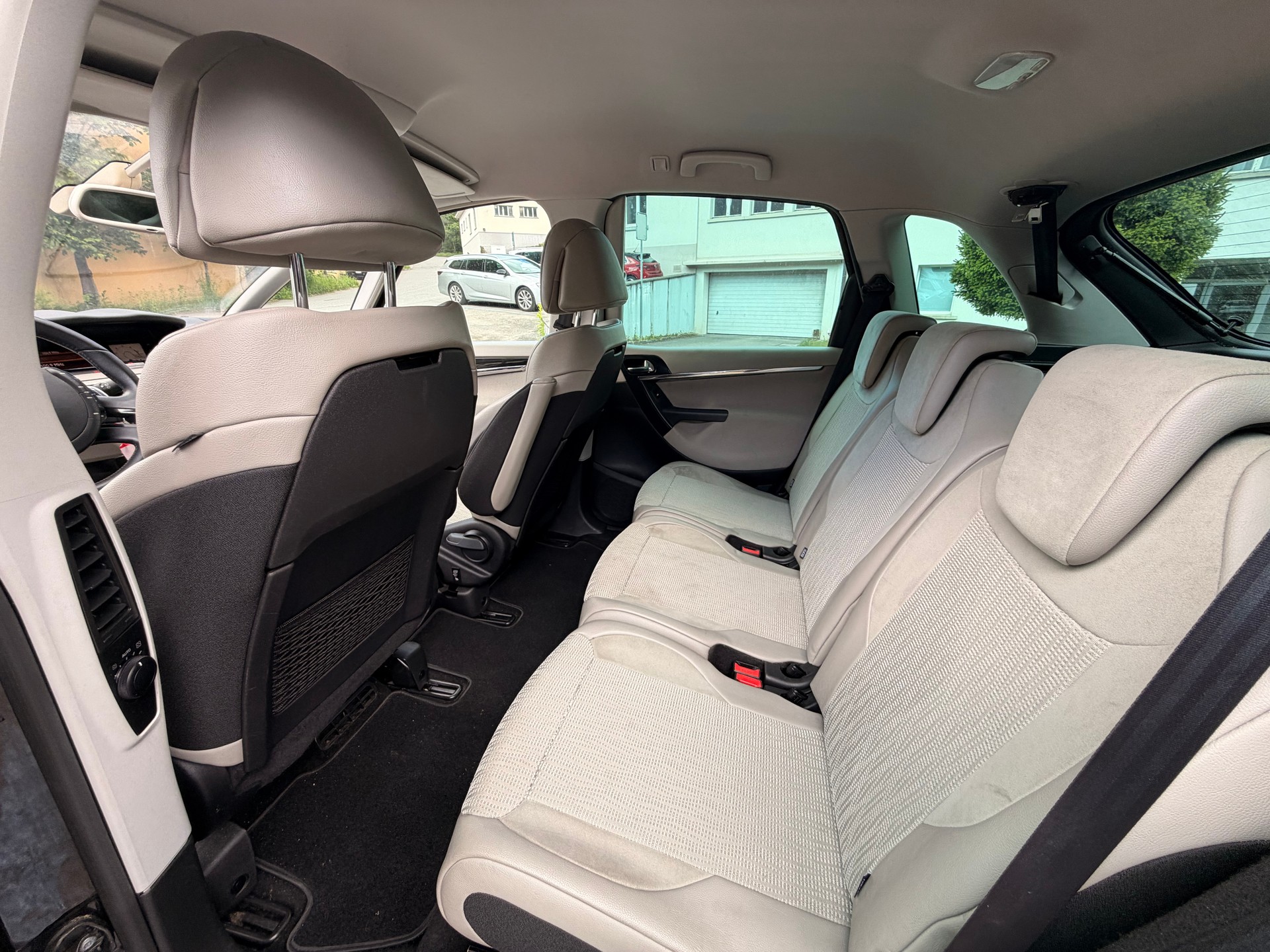 CITROEN C4 Picasso 1.6i 16V THP Exclusive EGS6-image-10