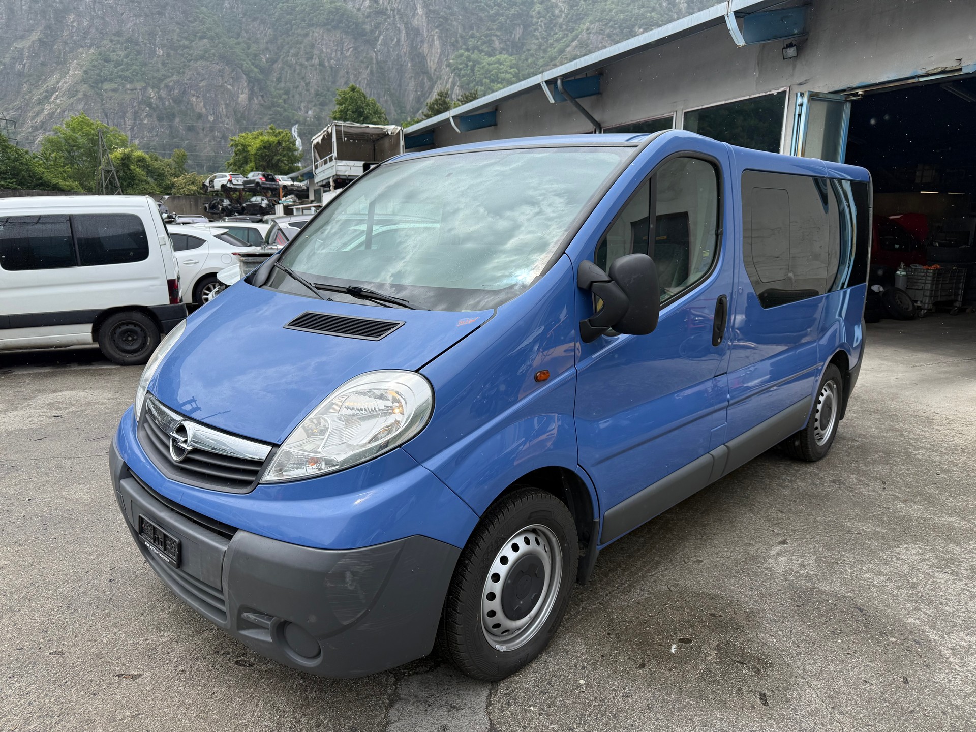 OPEL Vivaro 2.5 CDTI 2.7t L1H1-image-1