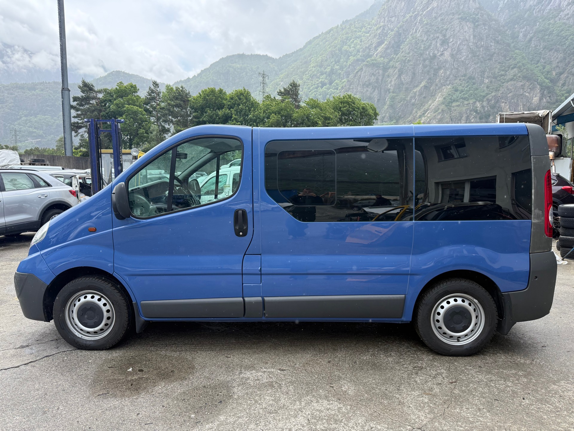 OPEL Vivaro 2.5 CDTI 2.7t L1H1