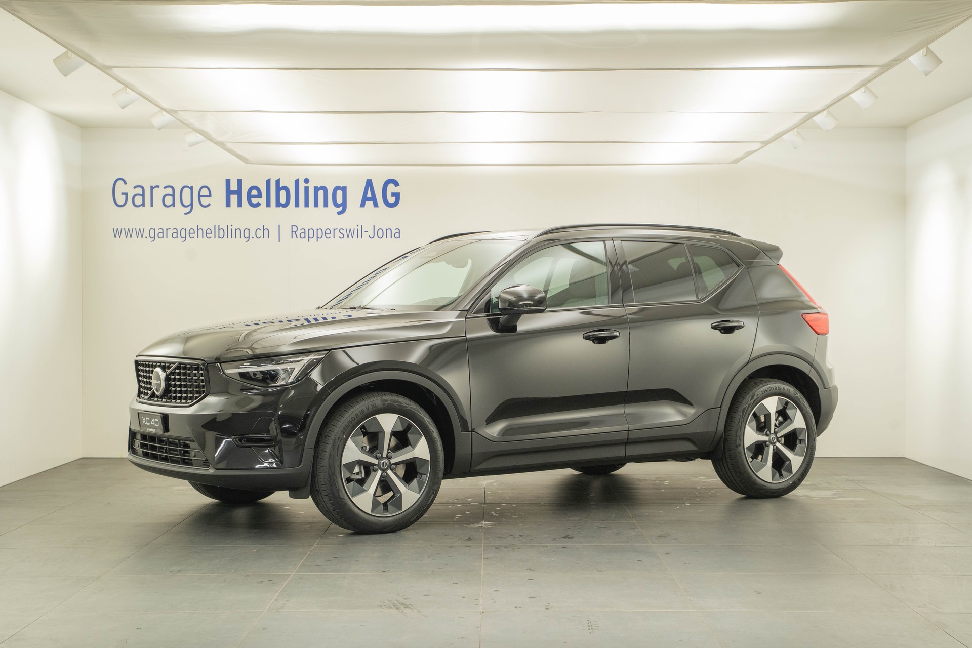 VOLVO XC40 2.0 B3 MH Plus Dark