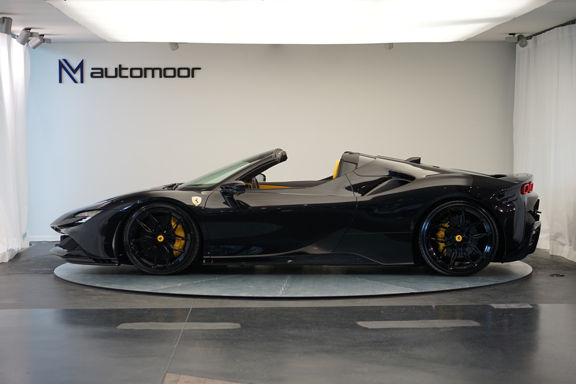 FERRARI SF90 Spider *Novitec* *Daytona* *Carbon* *Nero Daytona*-image-7