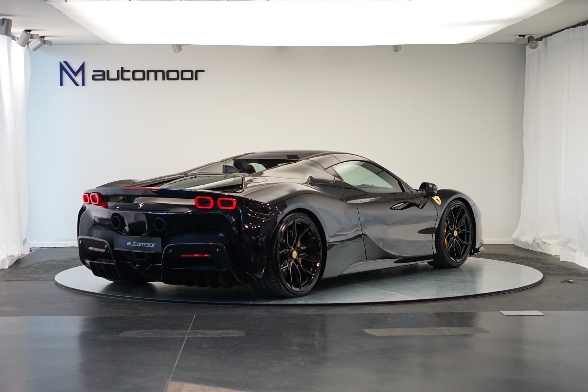 FERRARI SF90 Spider *Novitec* *Daytona* *Carbon* *Nero Daytona*-image-10