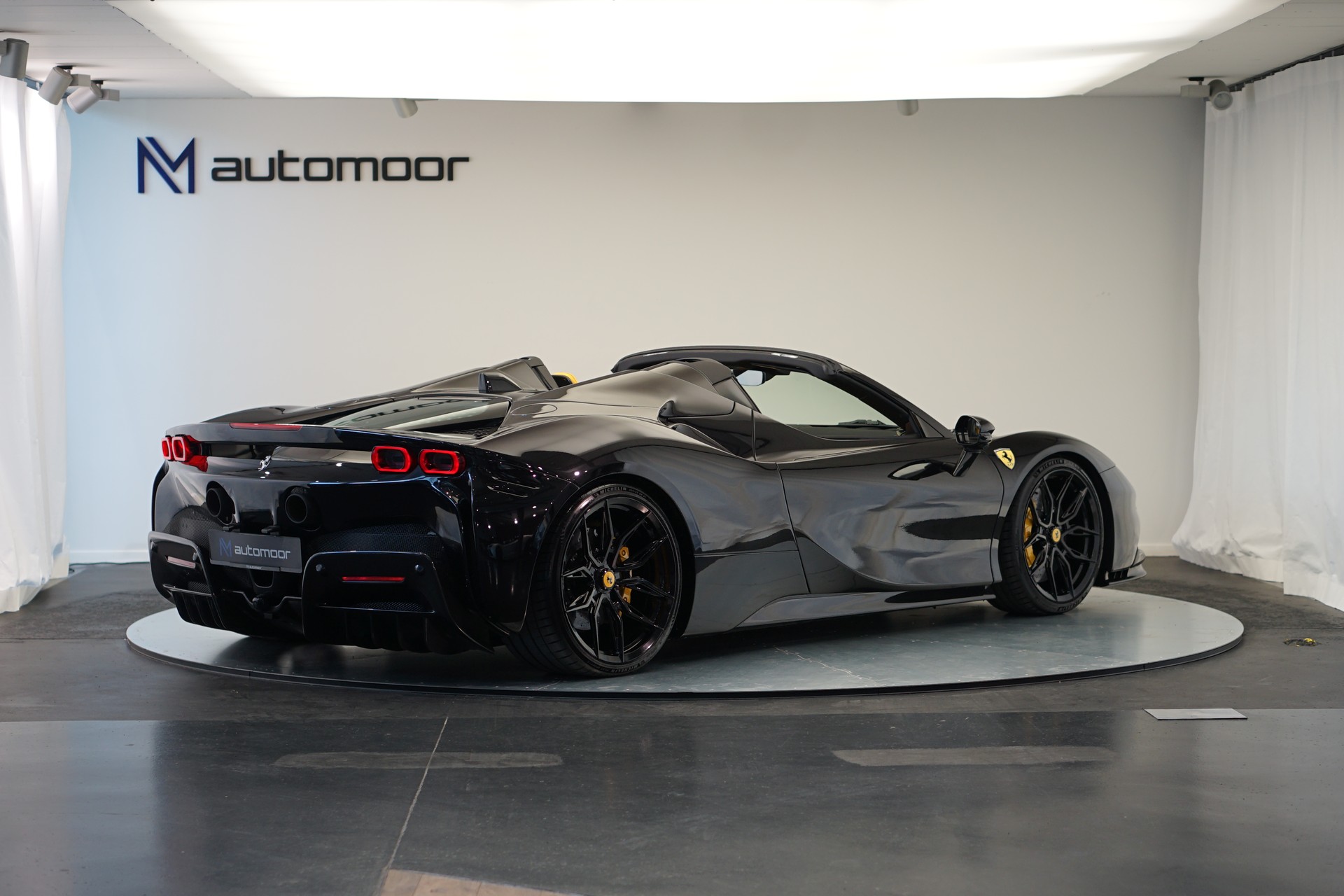 FERRARI SF90 Spider *Novitec* *Daytona* *Carbon* *Nero Daytona*-image-4