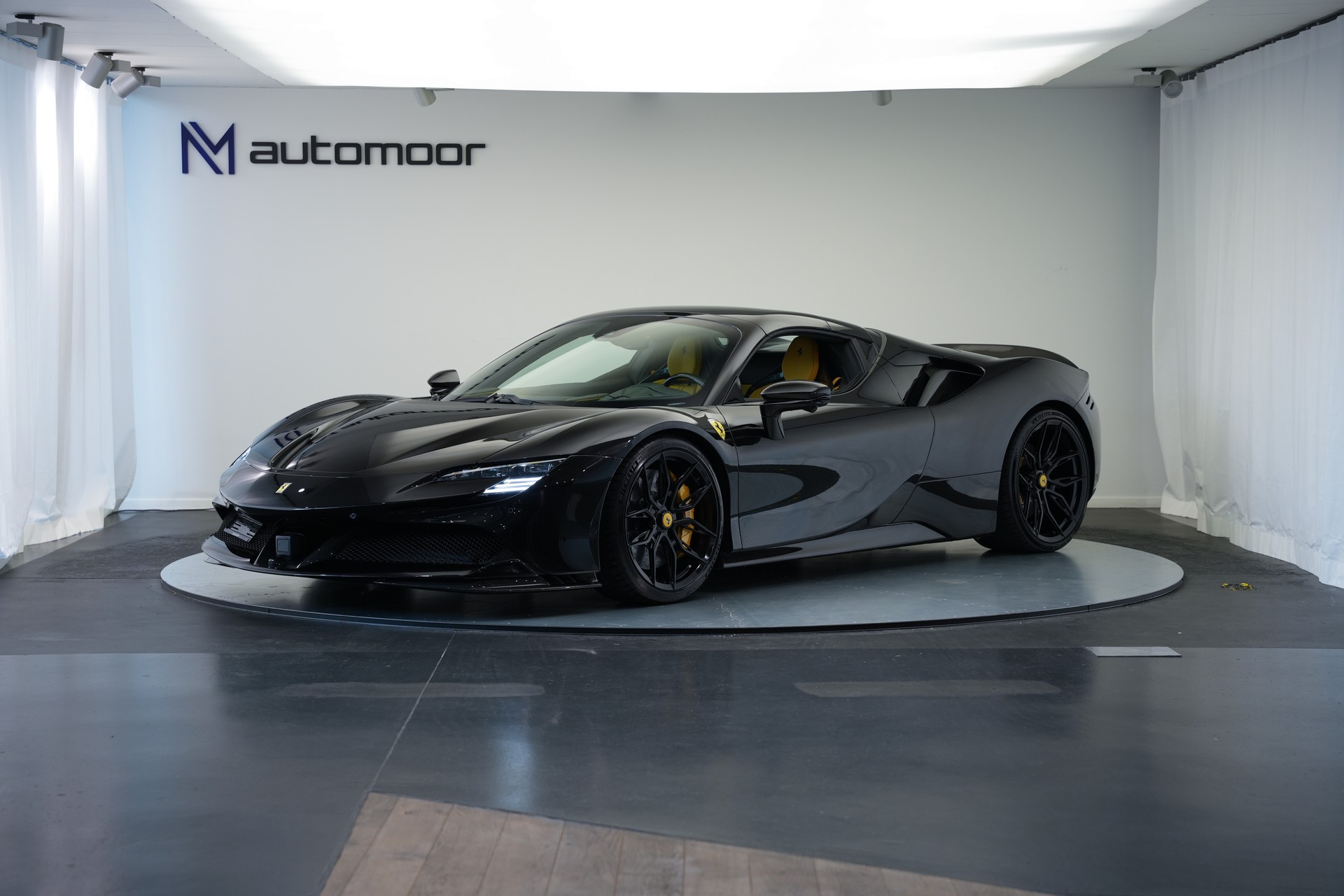 FERRARI SF90 Spider *Novitec* *Daytona* *Carbon* *Nero Daytona*-image-9