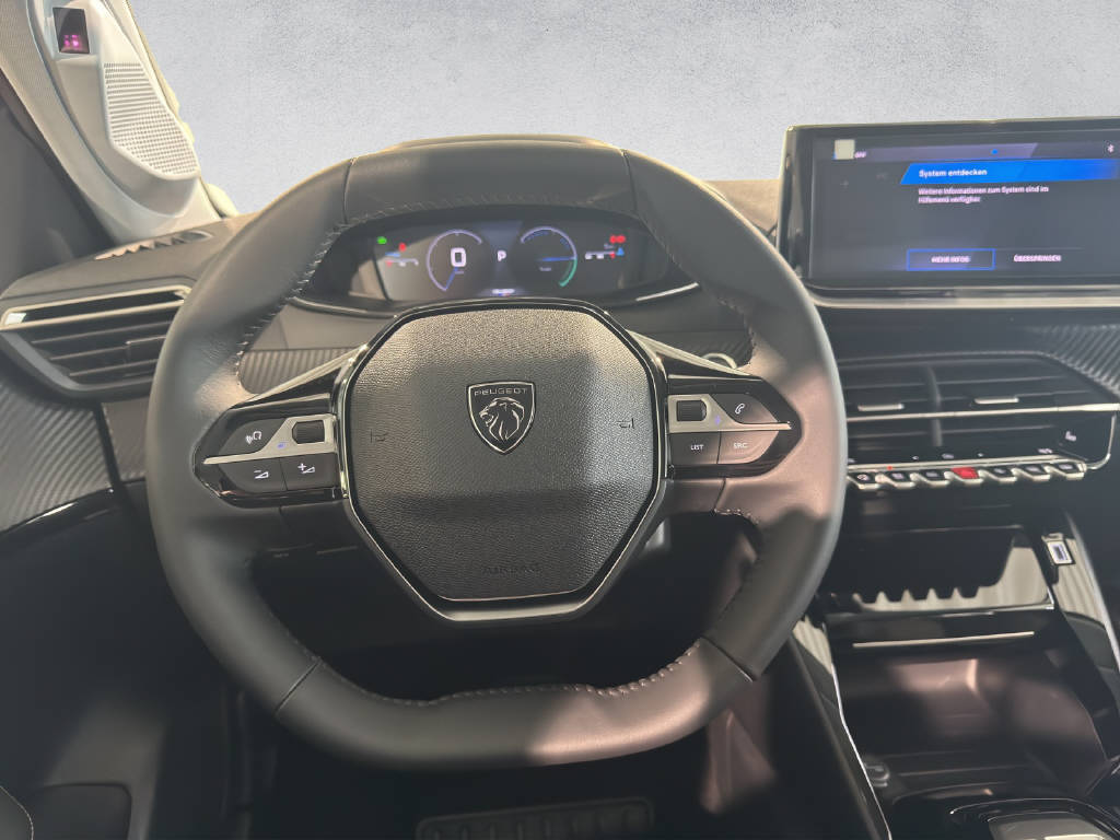 PEUGEOT 208 1.2 Hybrid Allure-image-11