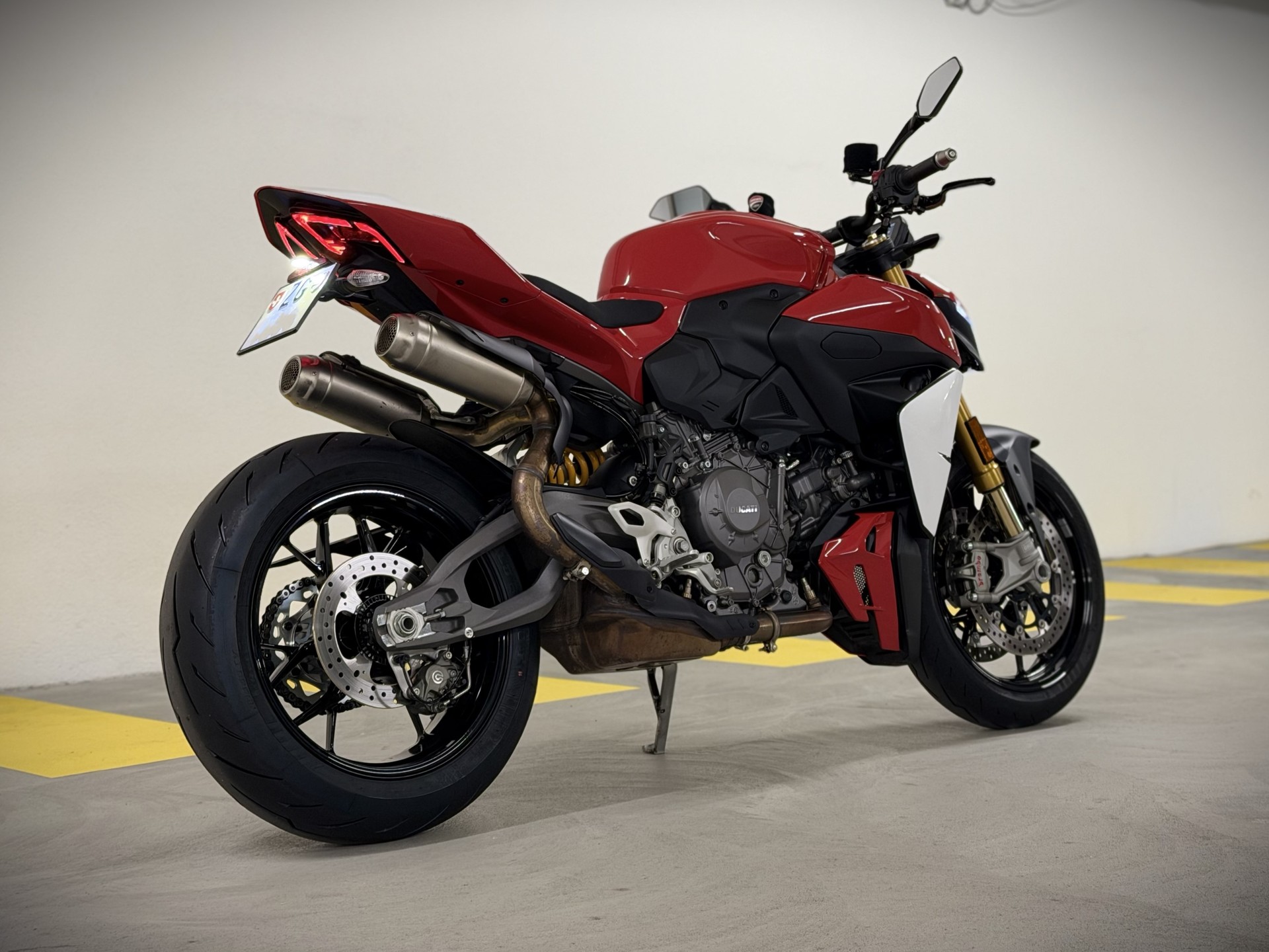 DUCATI Streetfighter V2 S-image-6