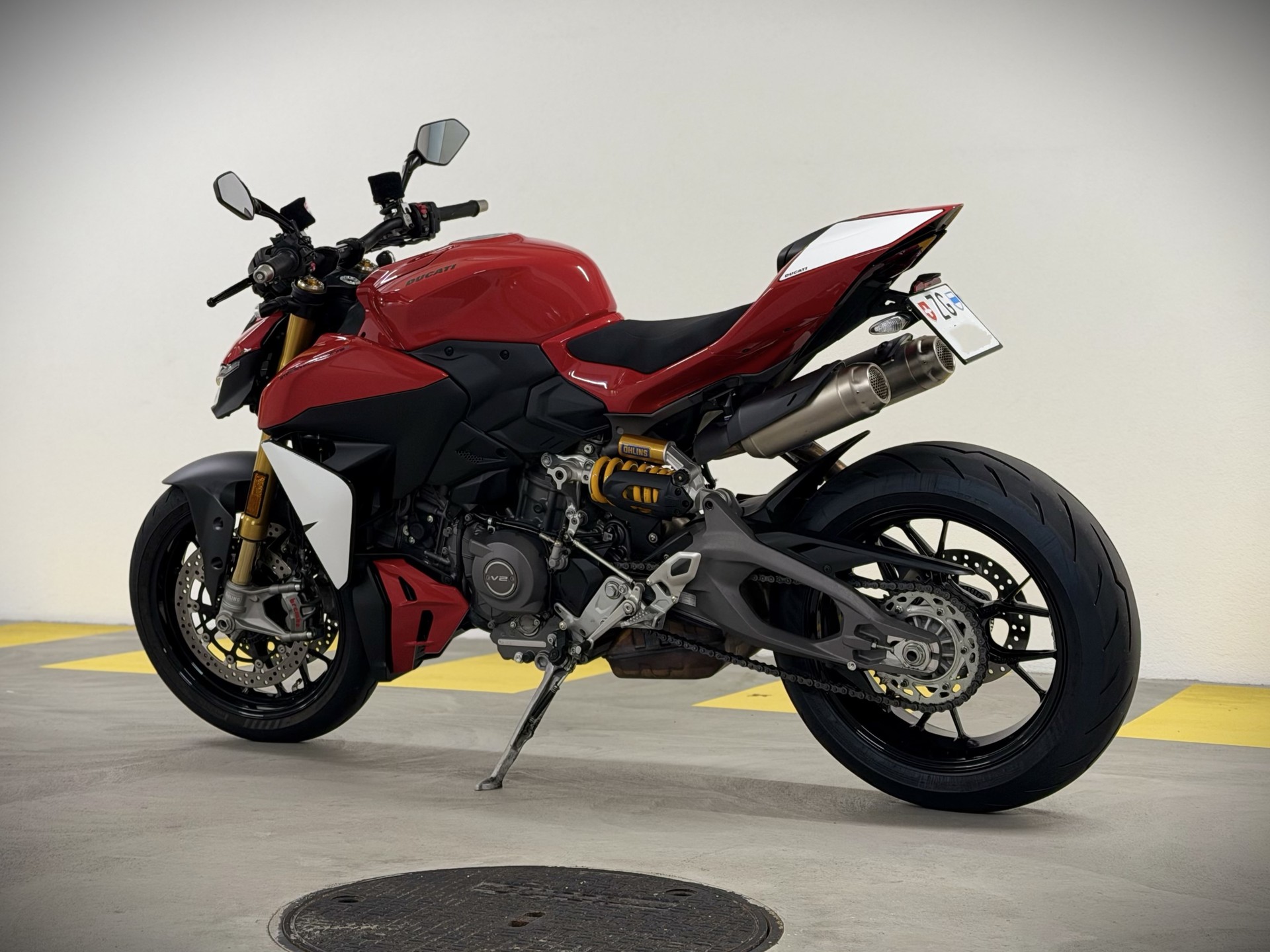 DUCATI Streetfighter V2 S-image-3