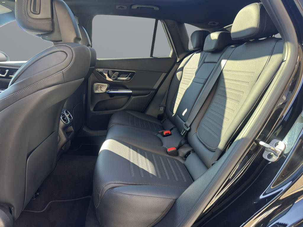 MERCEDES-BENZ GLC 200 AMG Line 4matic-image-11