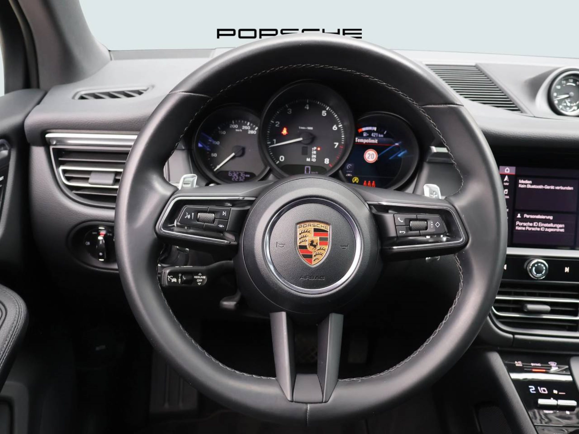 PORSCHE Macan-image-11