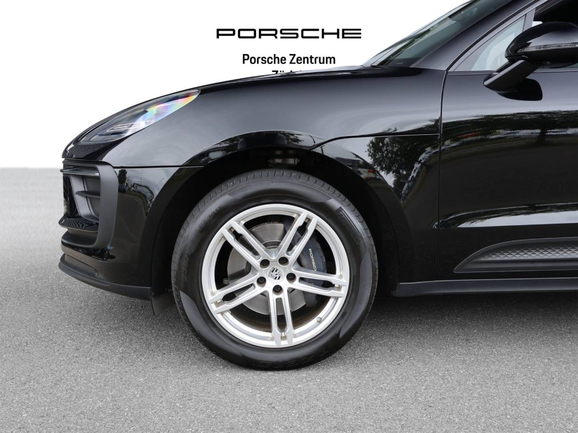 PORSCHE Macan-image-8