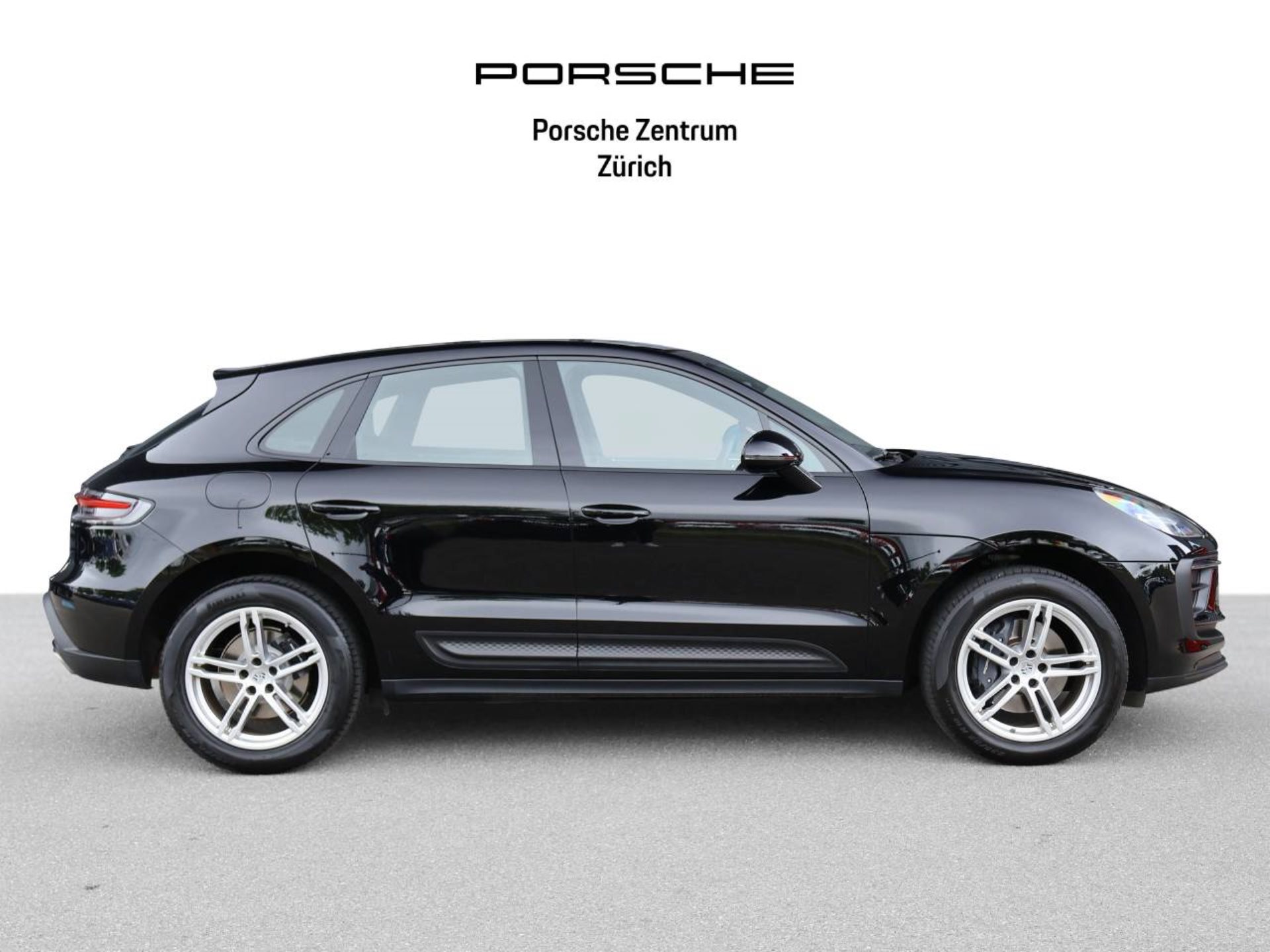 PORSCHE Macan-image-6
