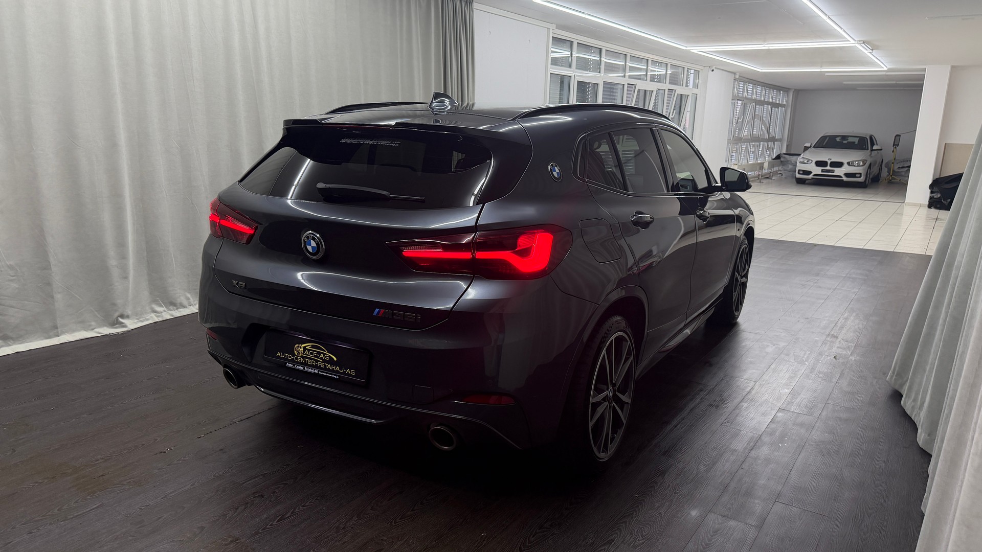 BMW X2 M35i Steptronic-showroom-element-3