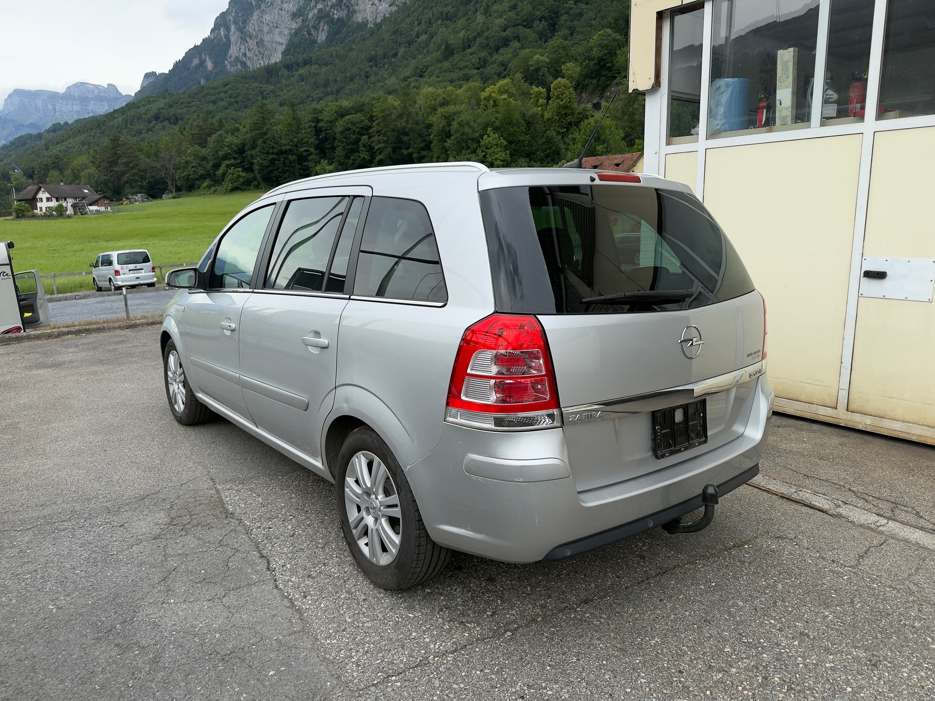 OPEL Zafira 1.9 CDTI Cosmo Automatic-image-5