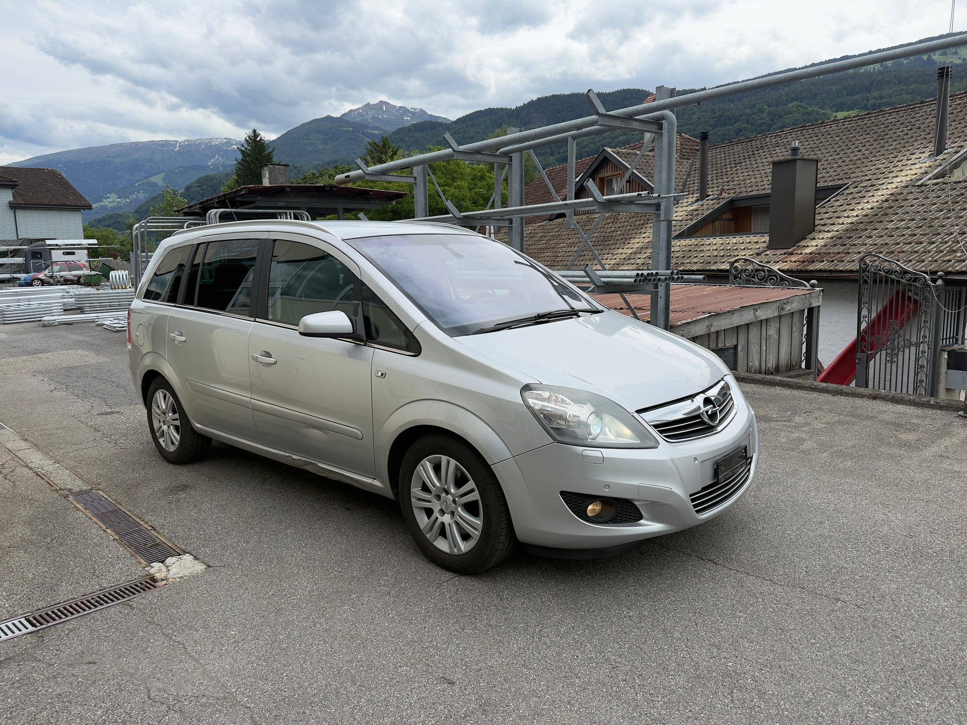 OPEL Zafira 1.9 CDTI Cosmo Automatic-image-2