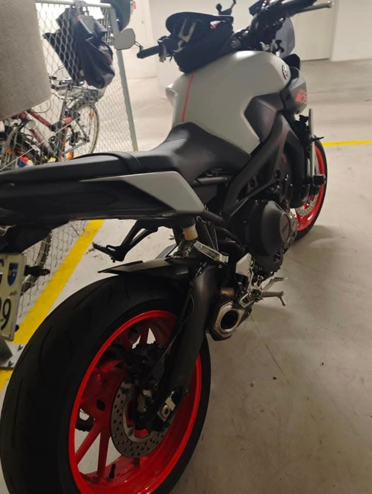 YAMAHA MT-09 ABS-image-1