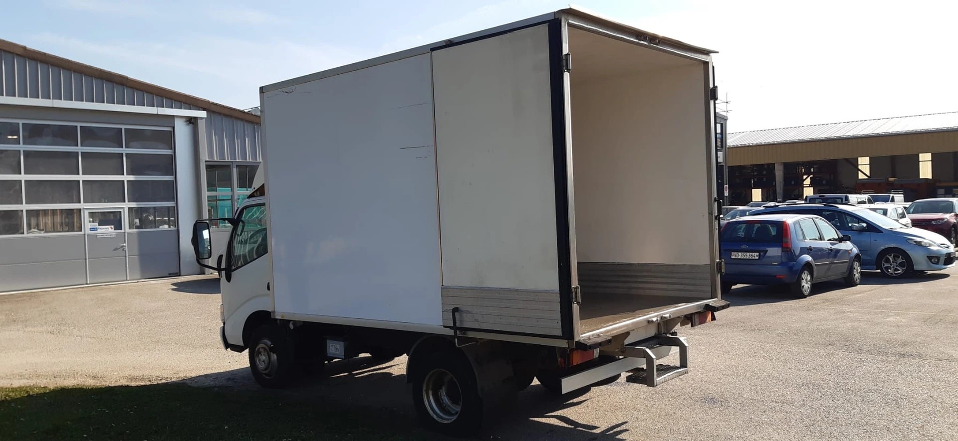 TOYOTA Dyna 150 2.5D-4D-showroom-element-2