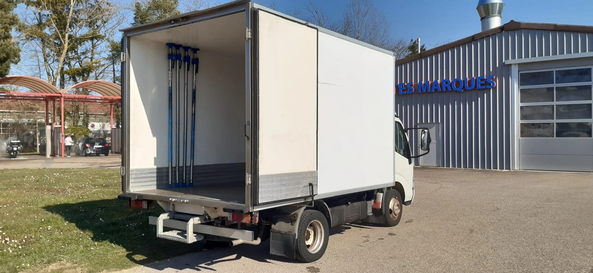 TOYOTA Dyna 150 2.5D-4D-showroom-element-3