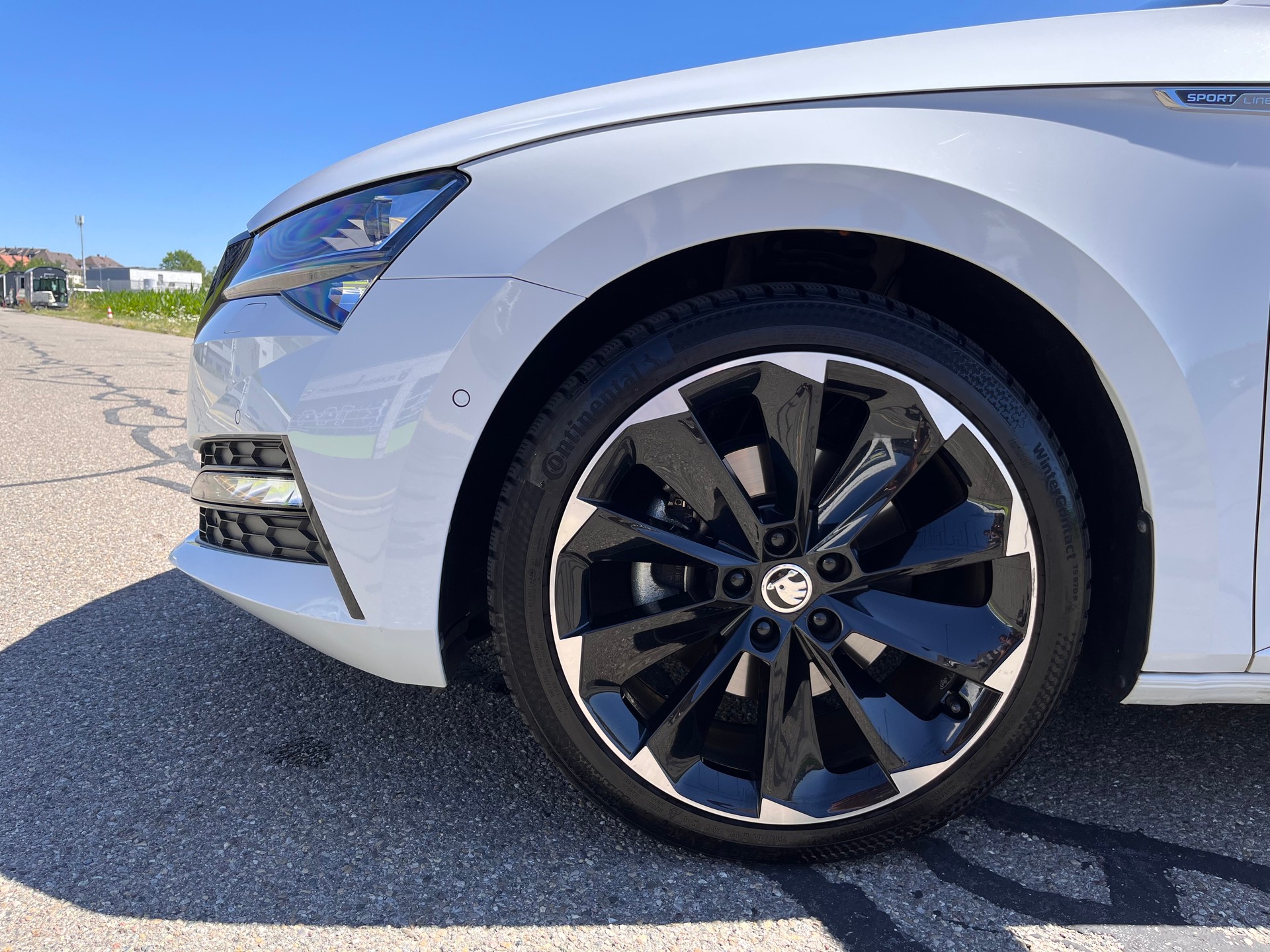 SKODA Superb Combi 2.0 TDi SportLine 4x4 DSG * PANORAMADACH - STANDHEIZUNG - PEARL WEISS - AHK 2200kg *-image-10