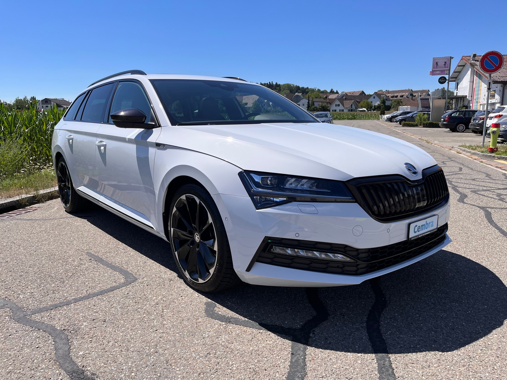 SKODA Superb Combi 2.0 TDi SportLine 4x4 DSG * PANORAMADACH - STANDHEIZUNG - PEARL WEISS - AHK 2200kg *-image-7