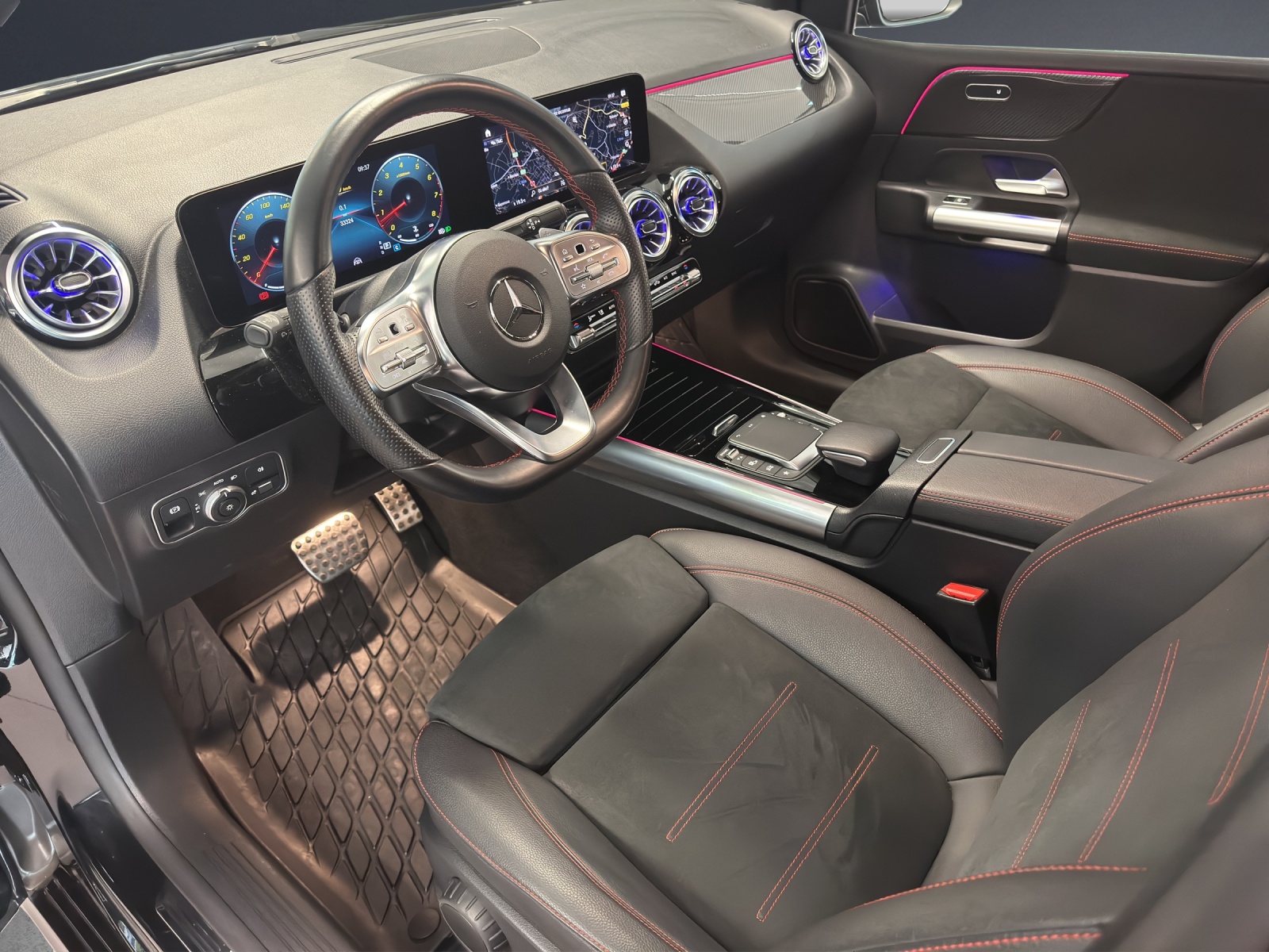 MERCEDES-BENZ B 250 4Matic AMG Line-image-5