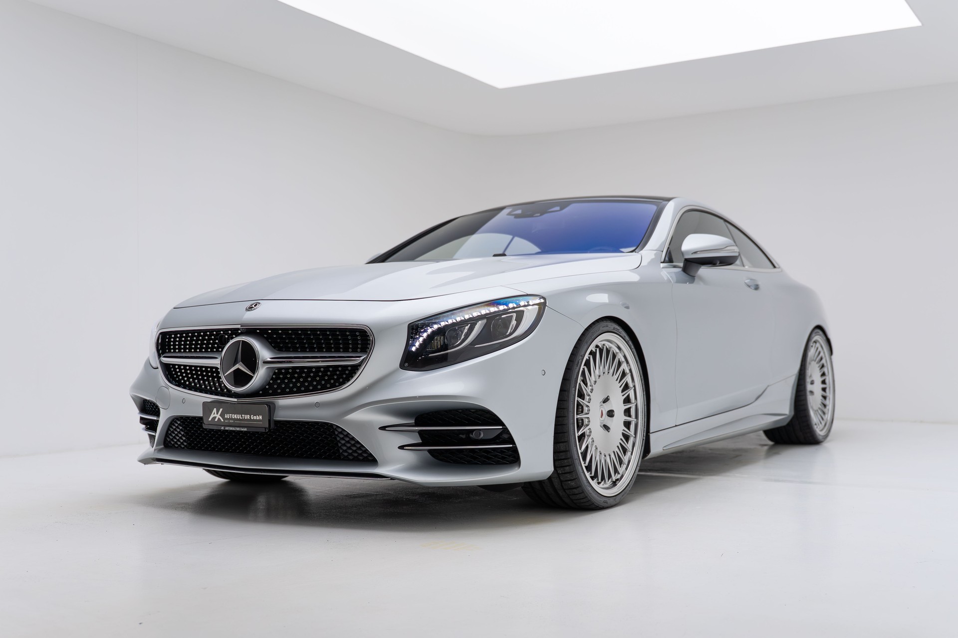 MERCEDES-BENZ S 560 Coupé 4Matic 9G-Tronic-showroom-element-2