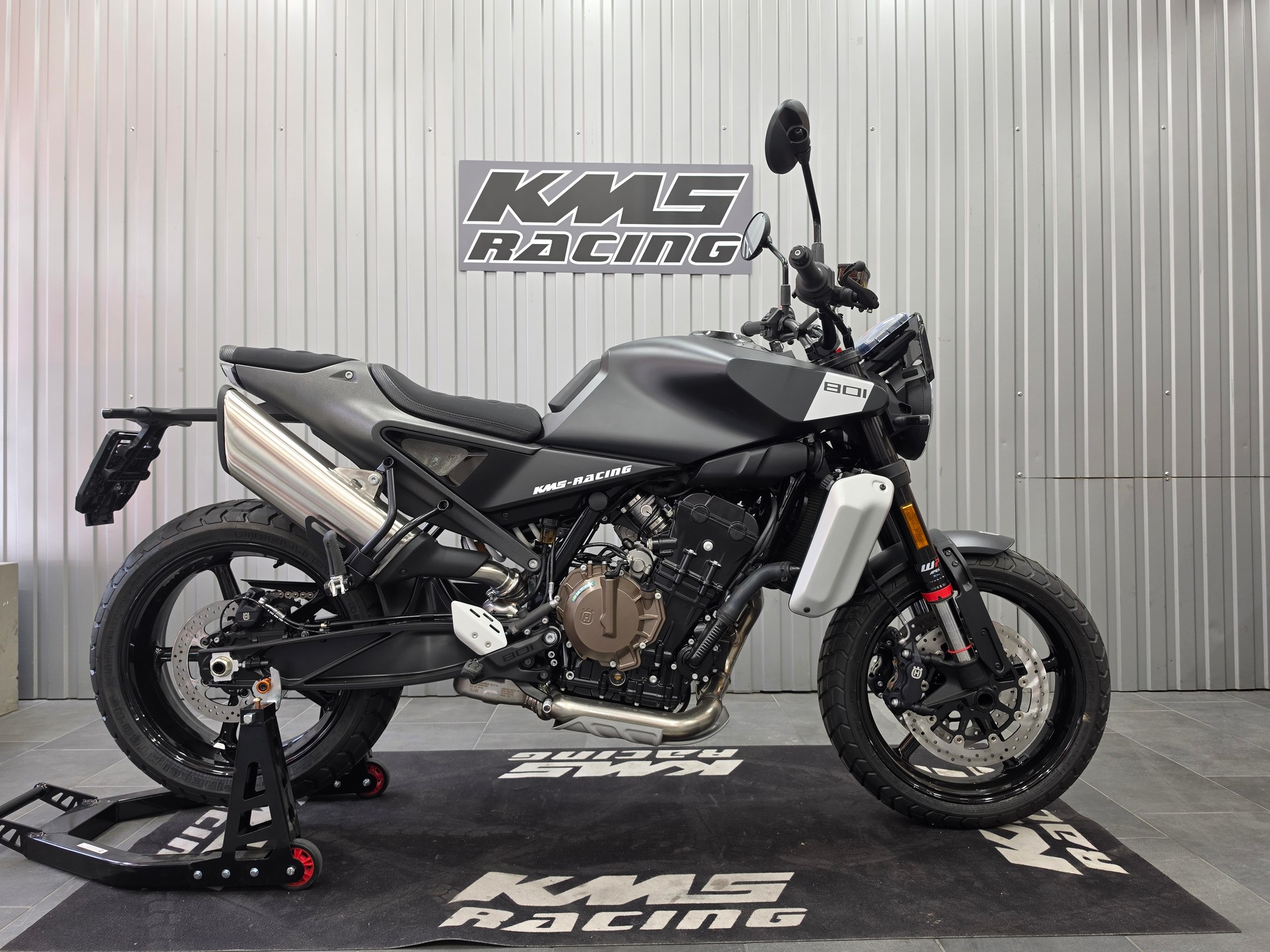 HUSQVARNA SVARTPILEN 801-image-0