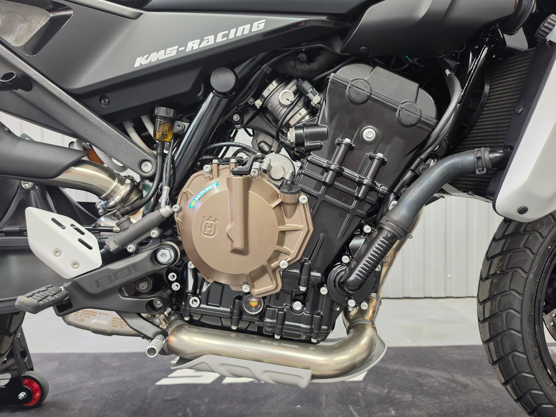 HUSQVARNA SVARTPILEN 801-image-2