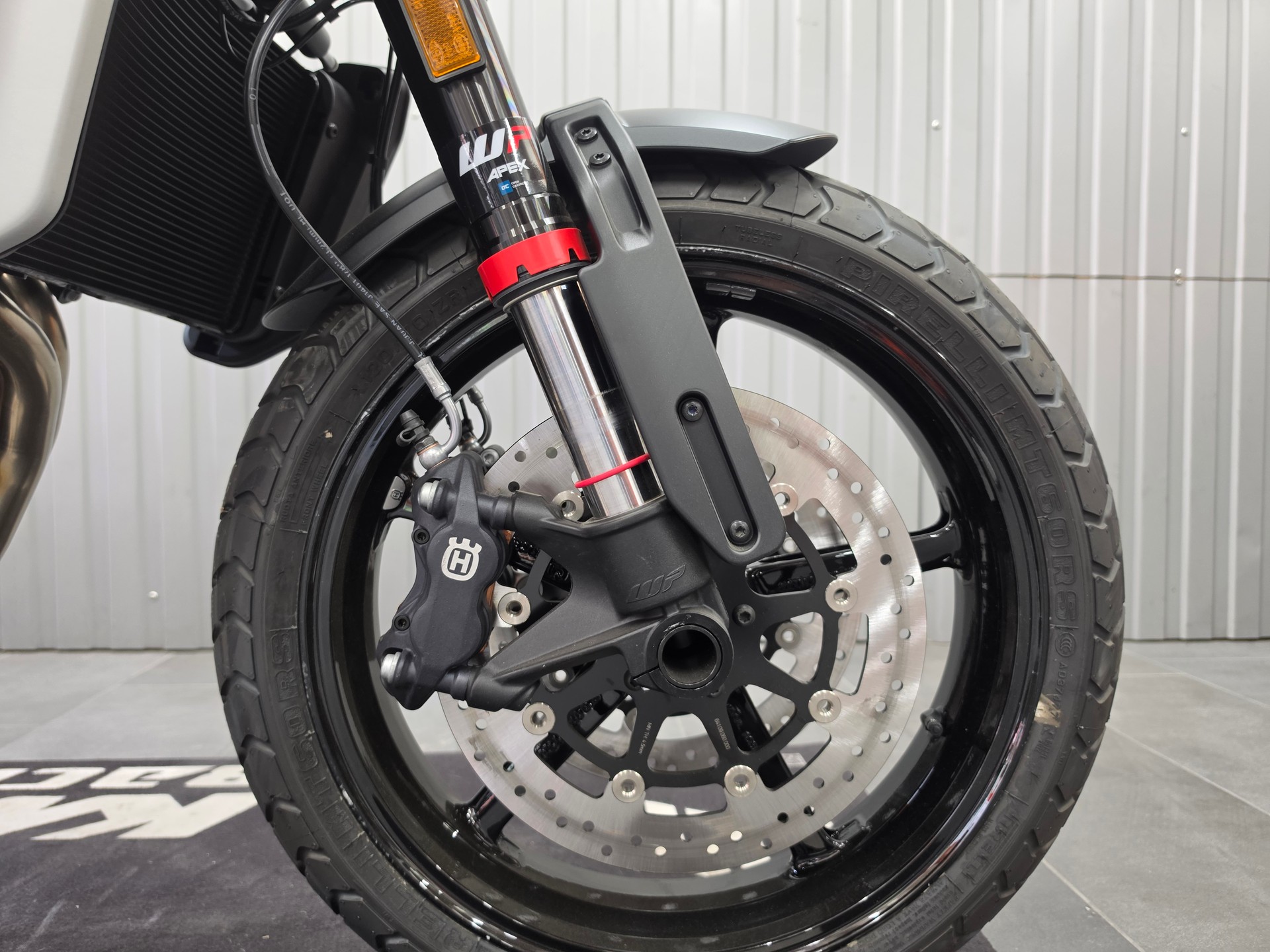 HUSQVARNA SVARTPILEN 801-image-3