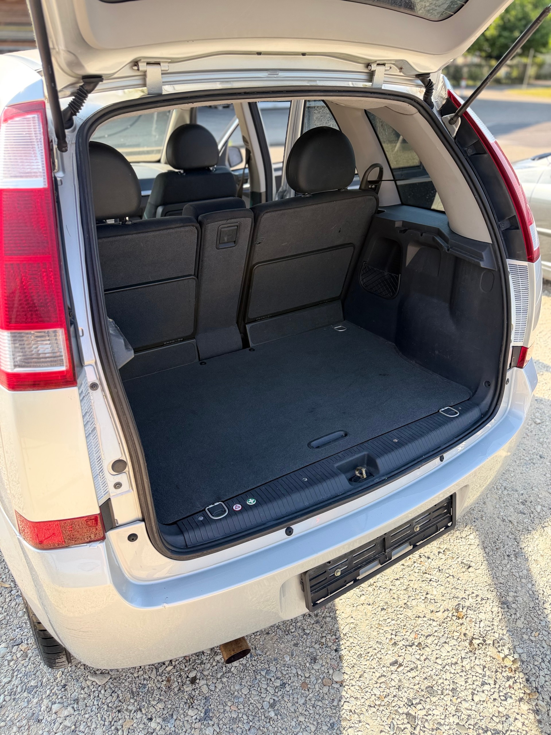 OPEL Meriva 1.8i 16V Essentia Automat-image-14