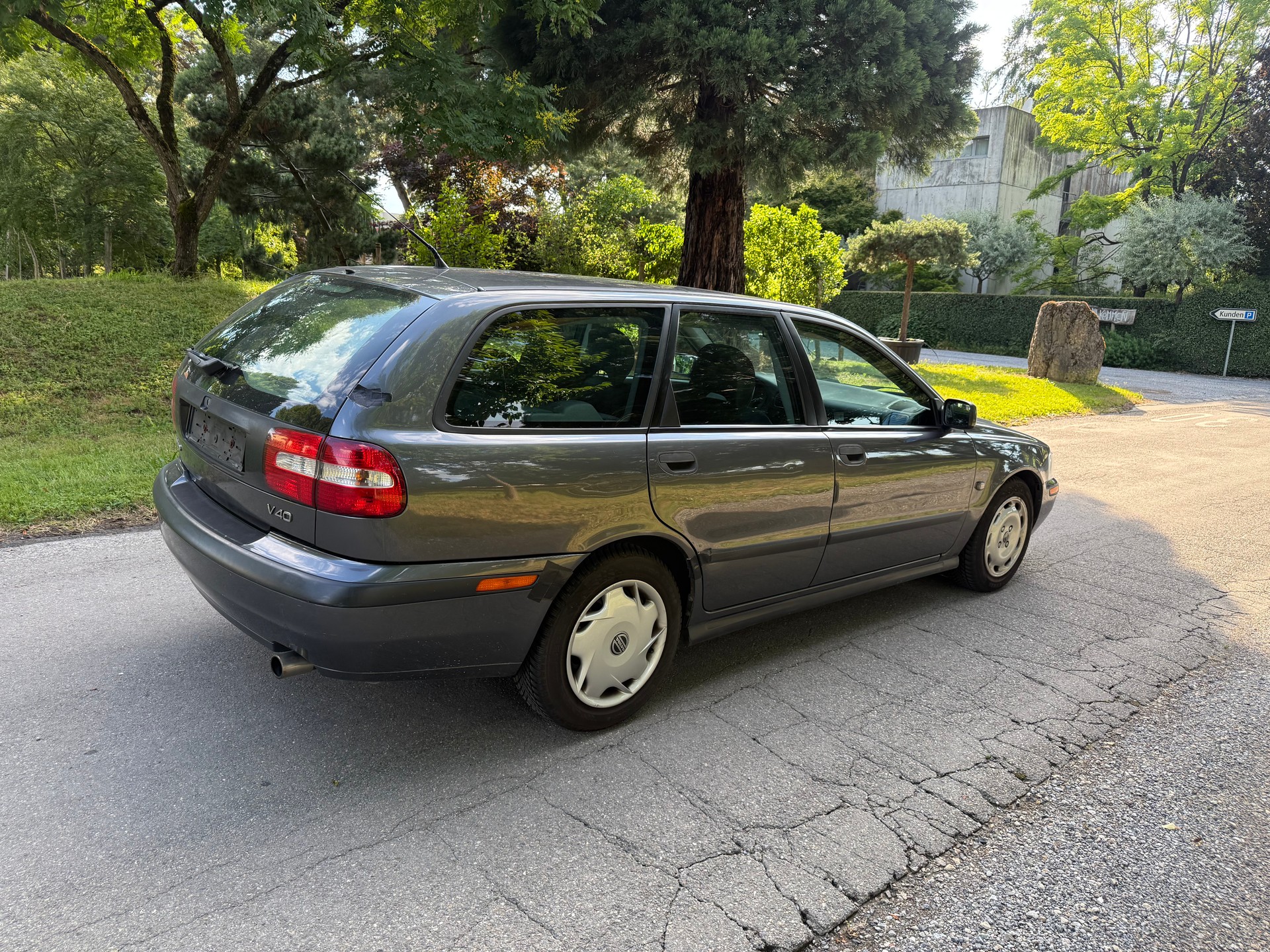 VOLVO V40 2.0 Special/Dynamic Edition-image-5