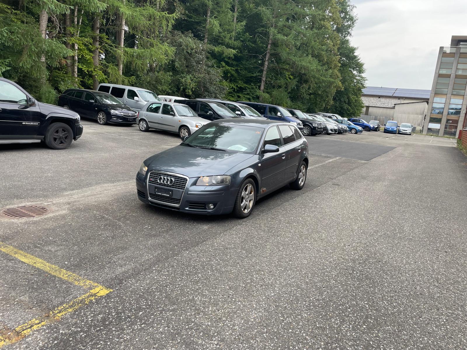 AUDI A3 Sportback 2.0 TDI Attraction quattro-image-3