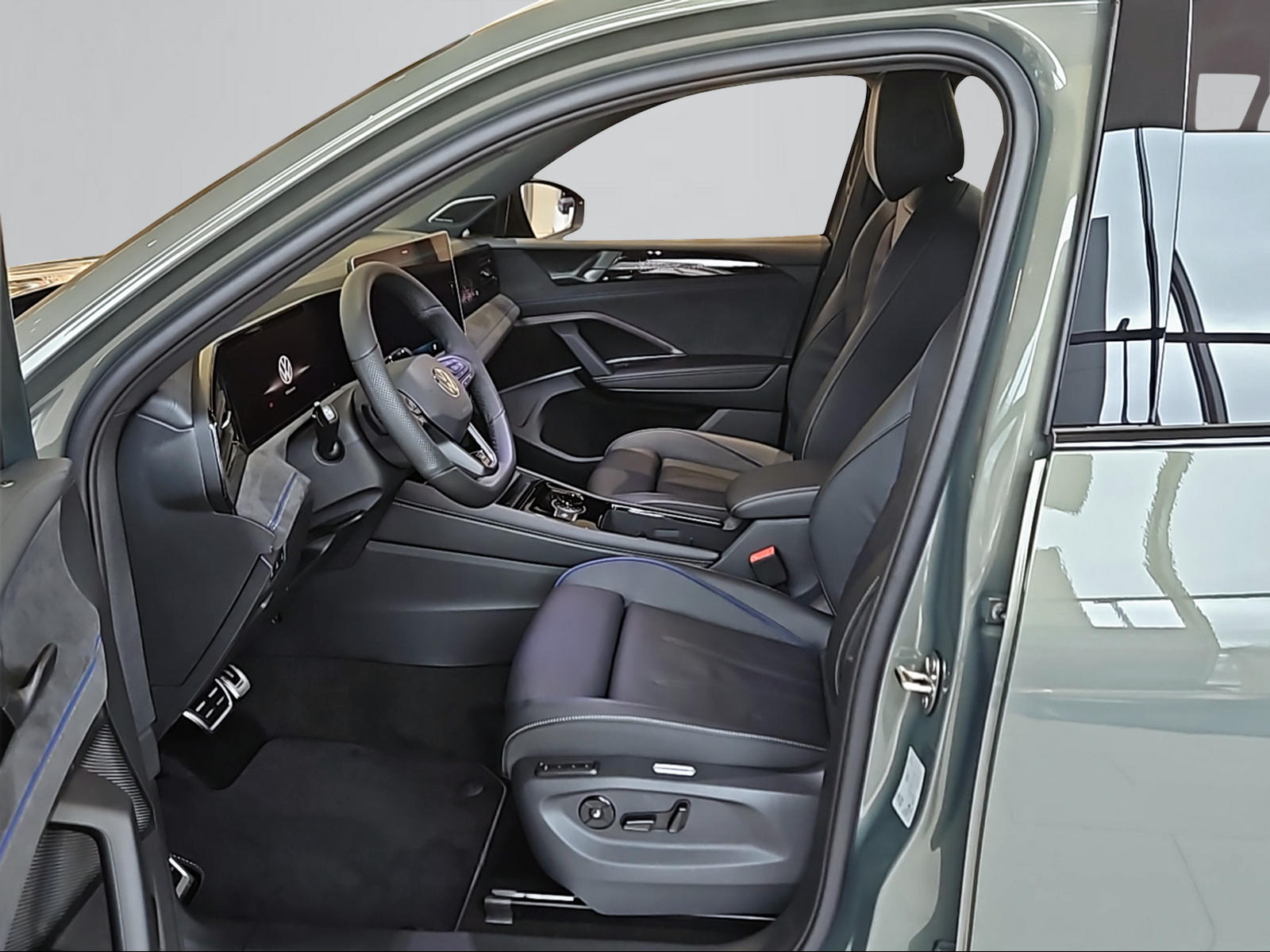 VW Tiguan 2.0 TSI DSG R-Line Plus 4Motion-showroom-element-1
