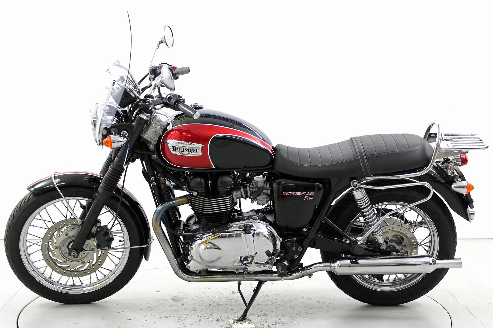 TRIUMPH Bonneville T100-image-4