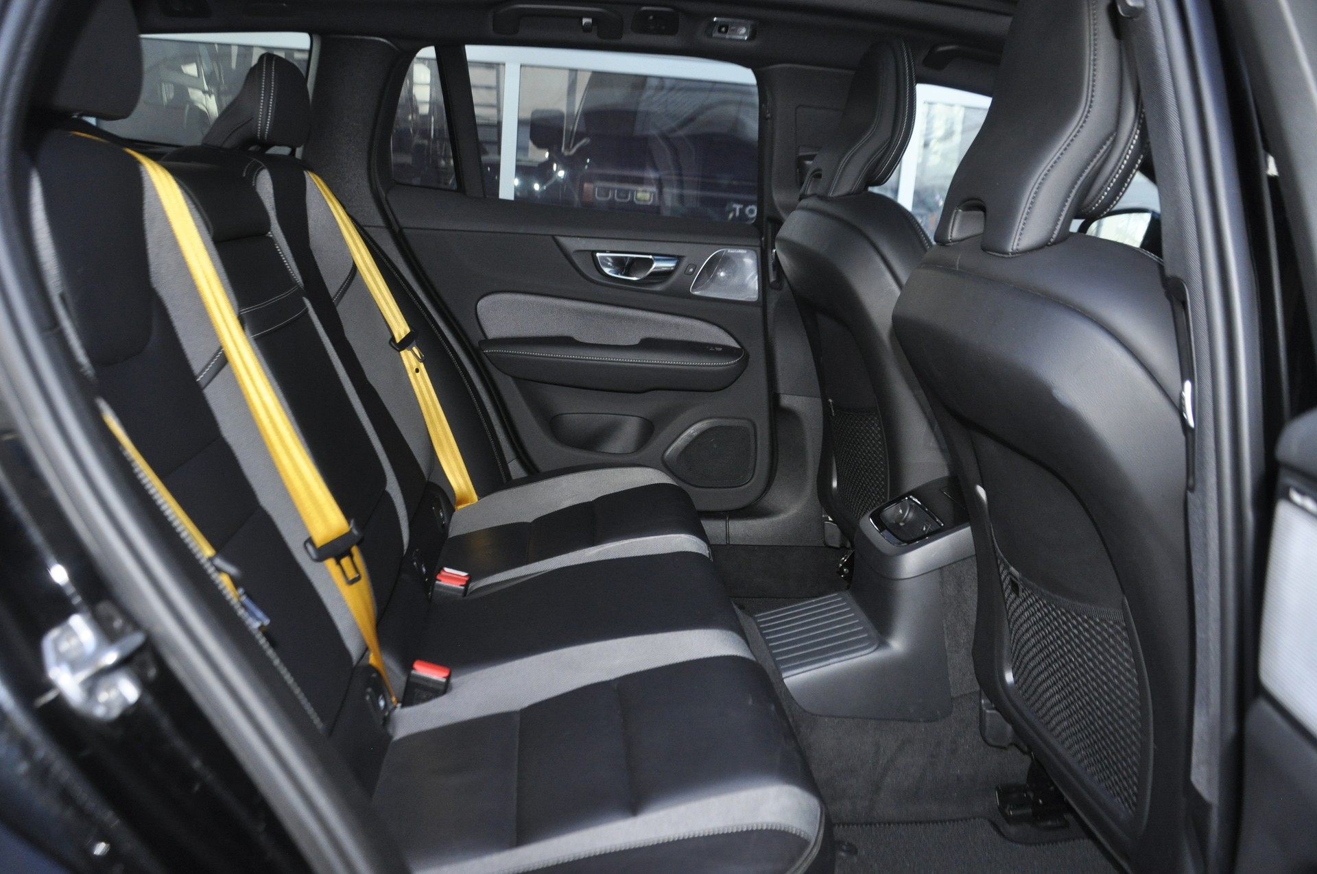 VOLVO V60 T8 eAWD Twin Engine Polestar Geartronic I Anhängerkupplung-image-5