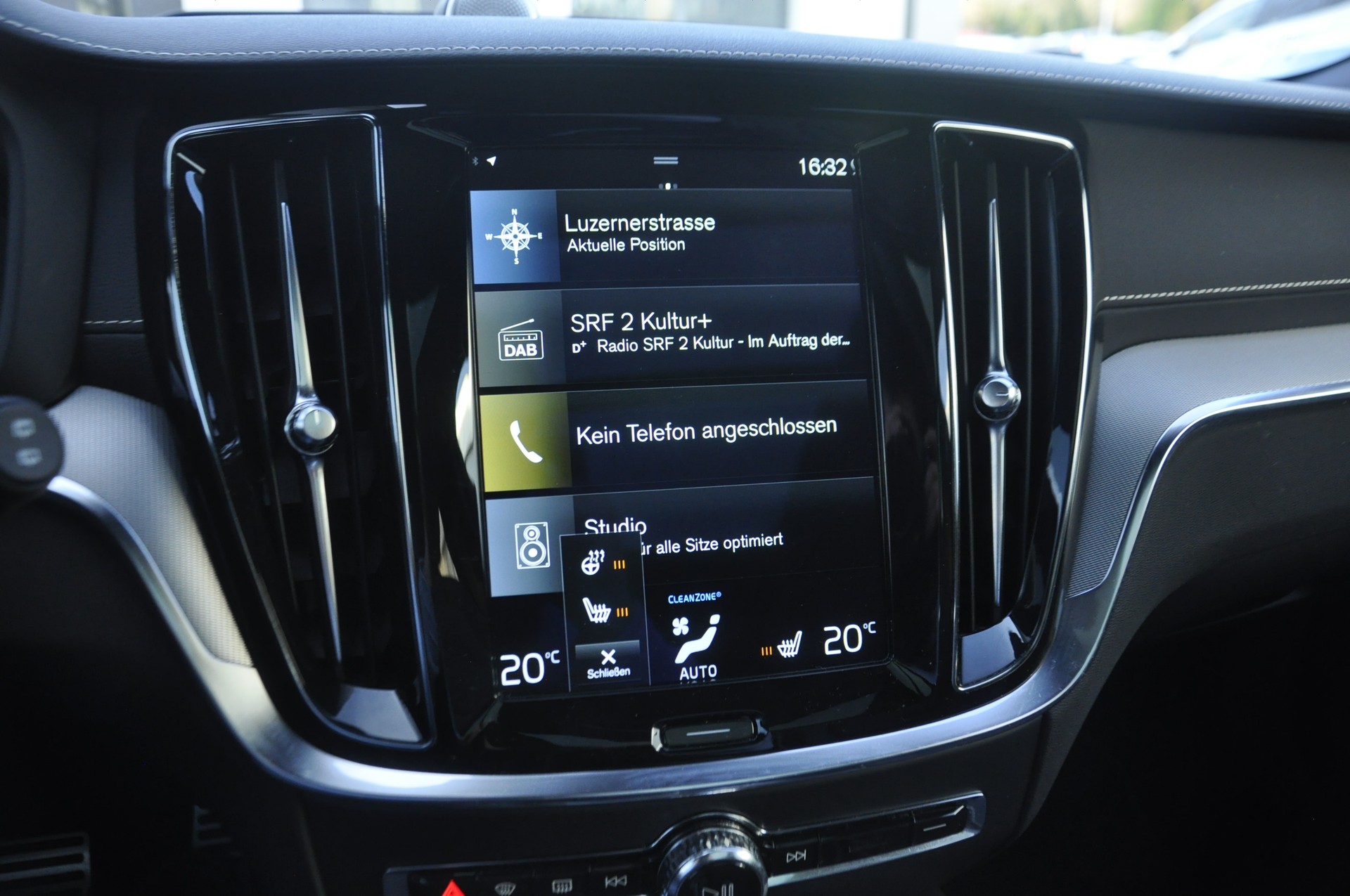 VOLVO V60 T8 eAWD Twin Engine Polestar Geartronic I Anhängerkupplung-image-9