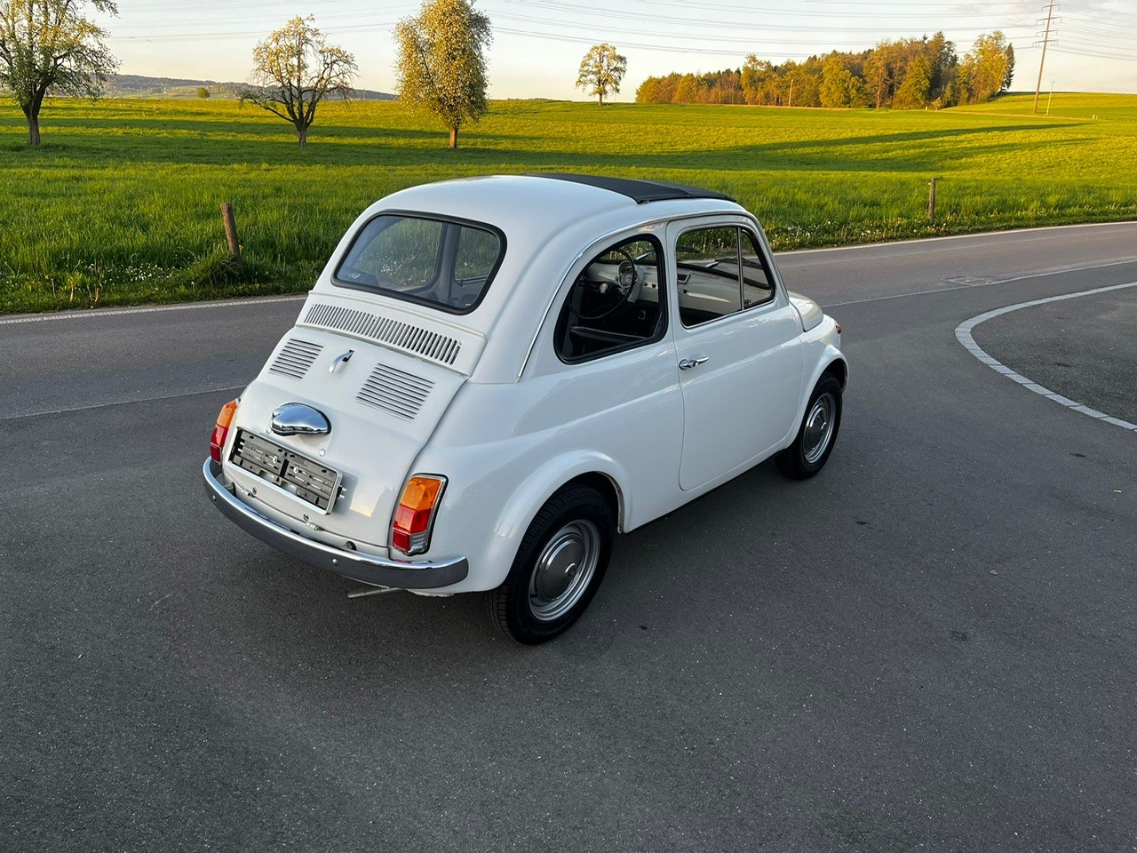 FIAT Fiat 500F-showroom-element-2