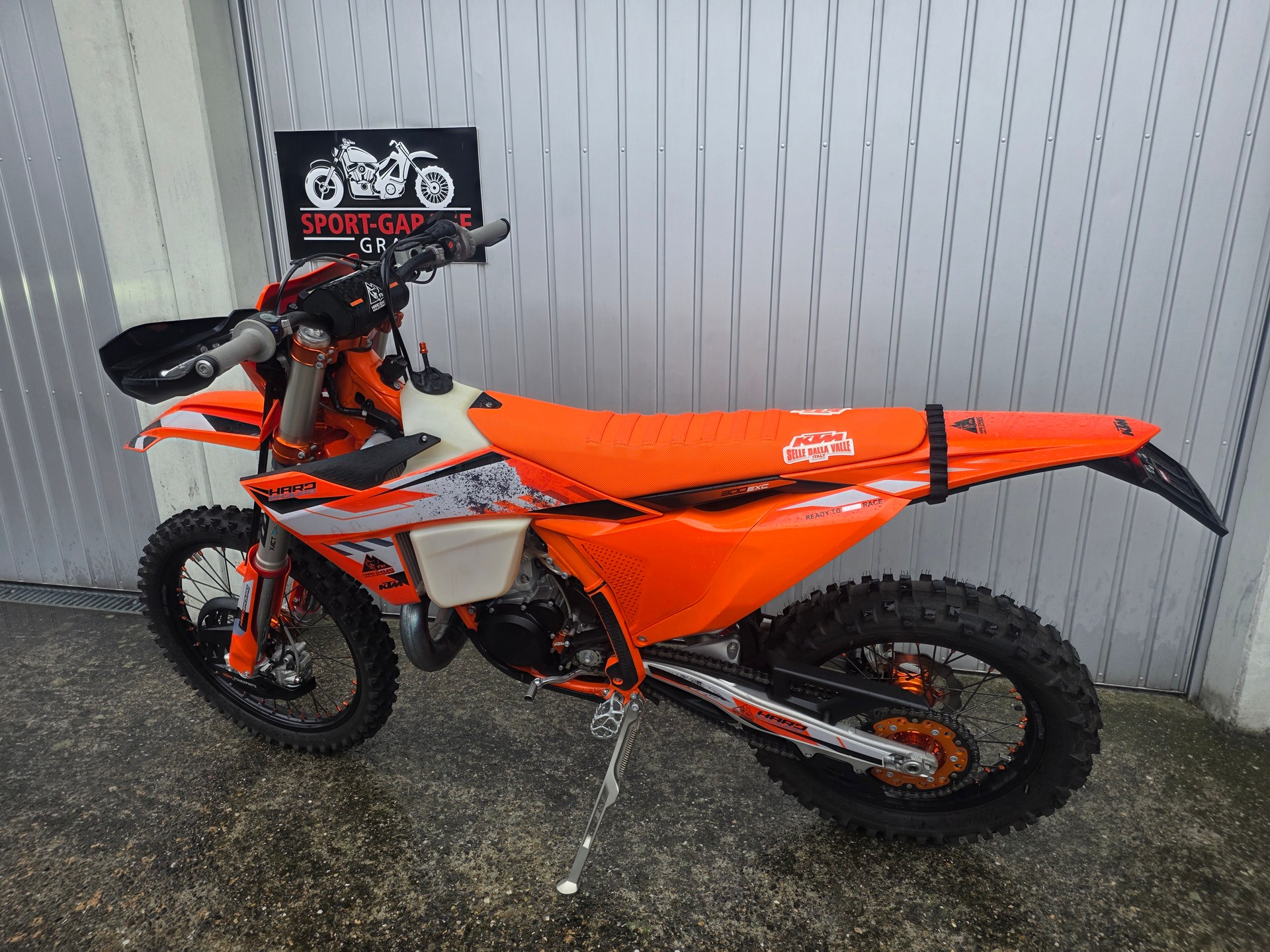 KTM 300 EXC-showroom-element-3
