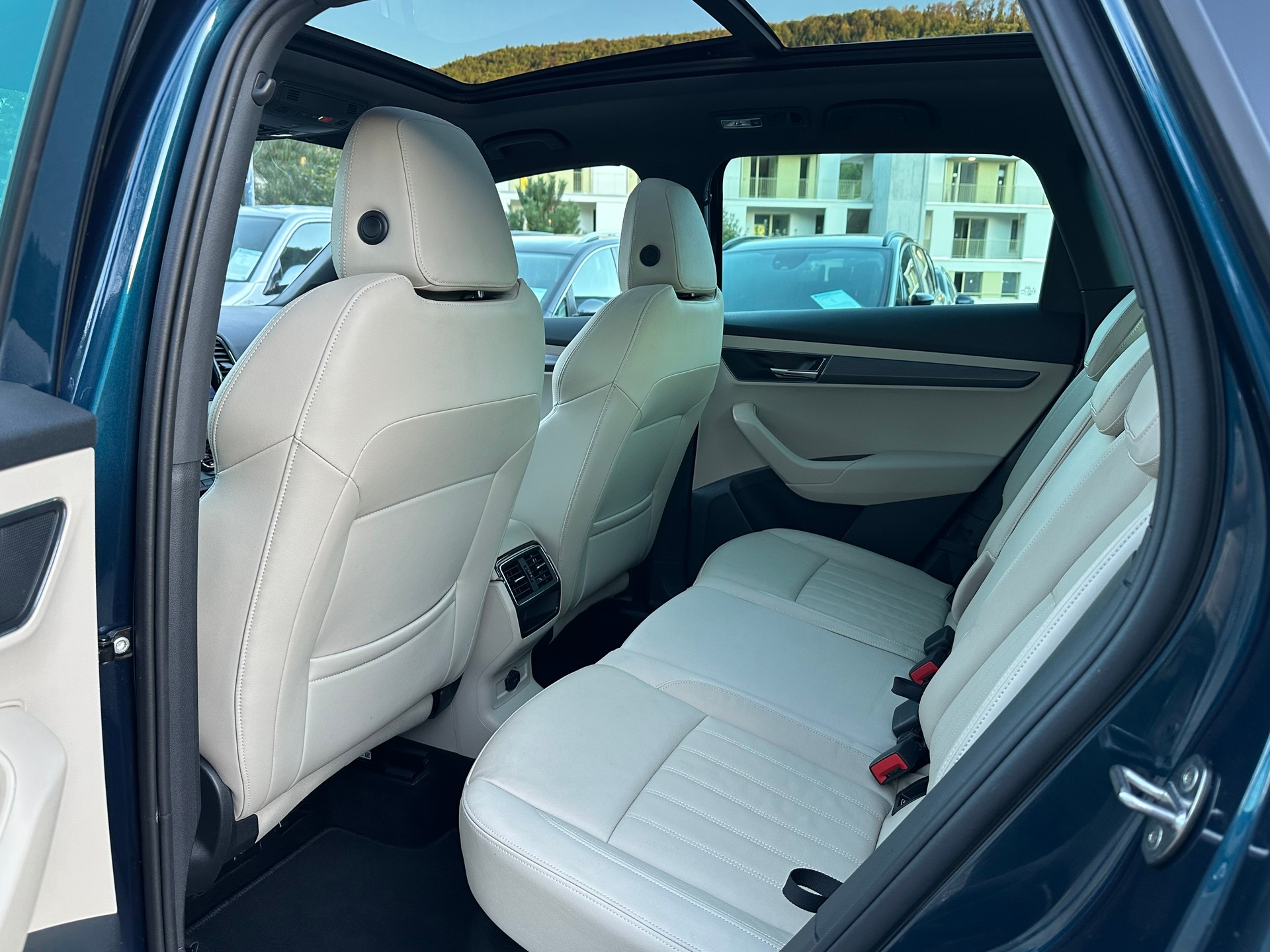 SKODA Karoq 2.0 TDI CR Style 4x4 DSG-image-16